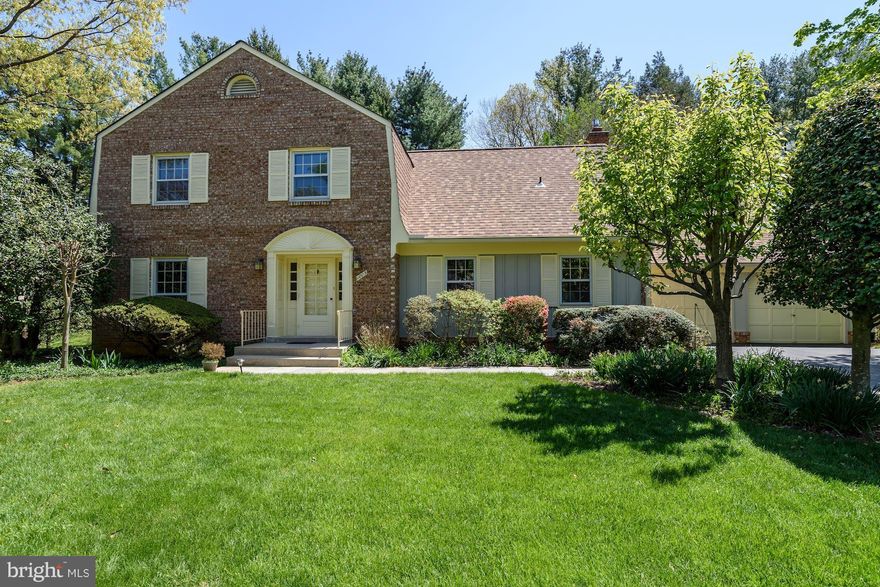 Here's the one you've been waiting for in popular Country Place!  Lovingly maintained for 40+ years by wonderful Owners. Terrific flr plan w/1st flr study, gorgeous FR w/wood burning, field stone fireplace. Attractive sun rm addition off table space kitchen overlooks park-like backyard w/flowering plants & trees. Side entry w/mud/laundry rm. Big upper lvl BRs. Swim/Tennis club nearby. Churchill!