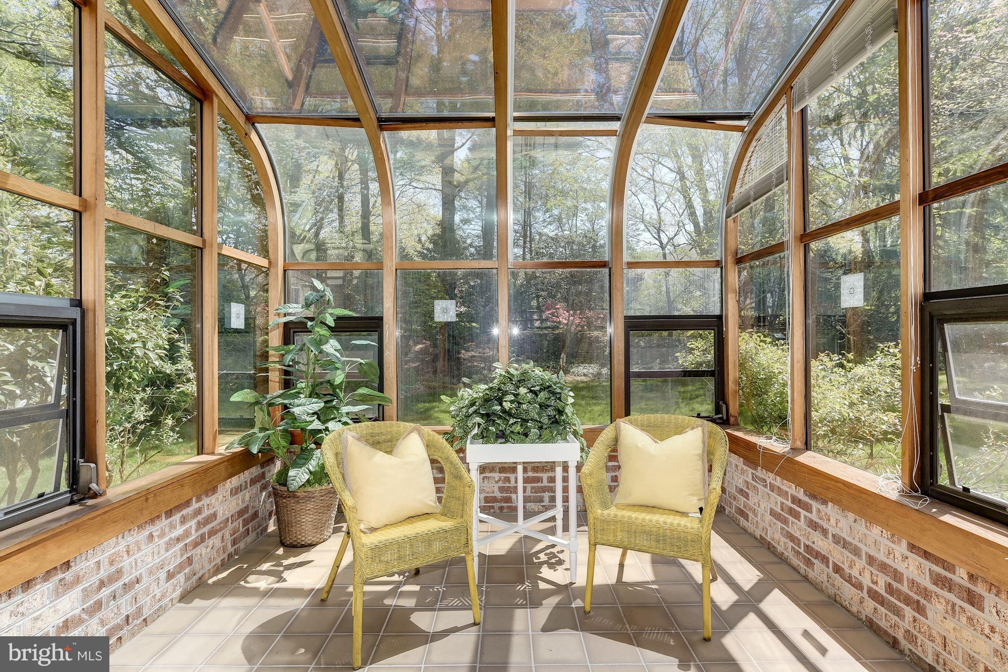 COUNTRY PLACE - Residential