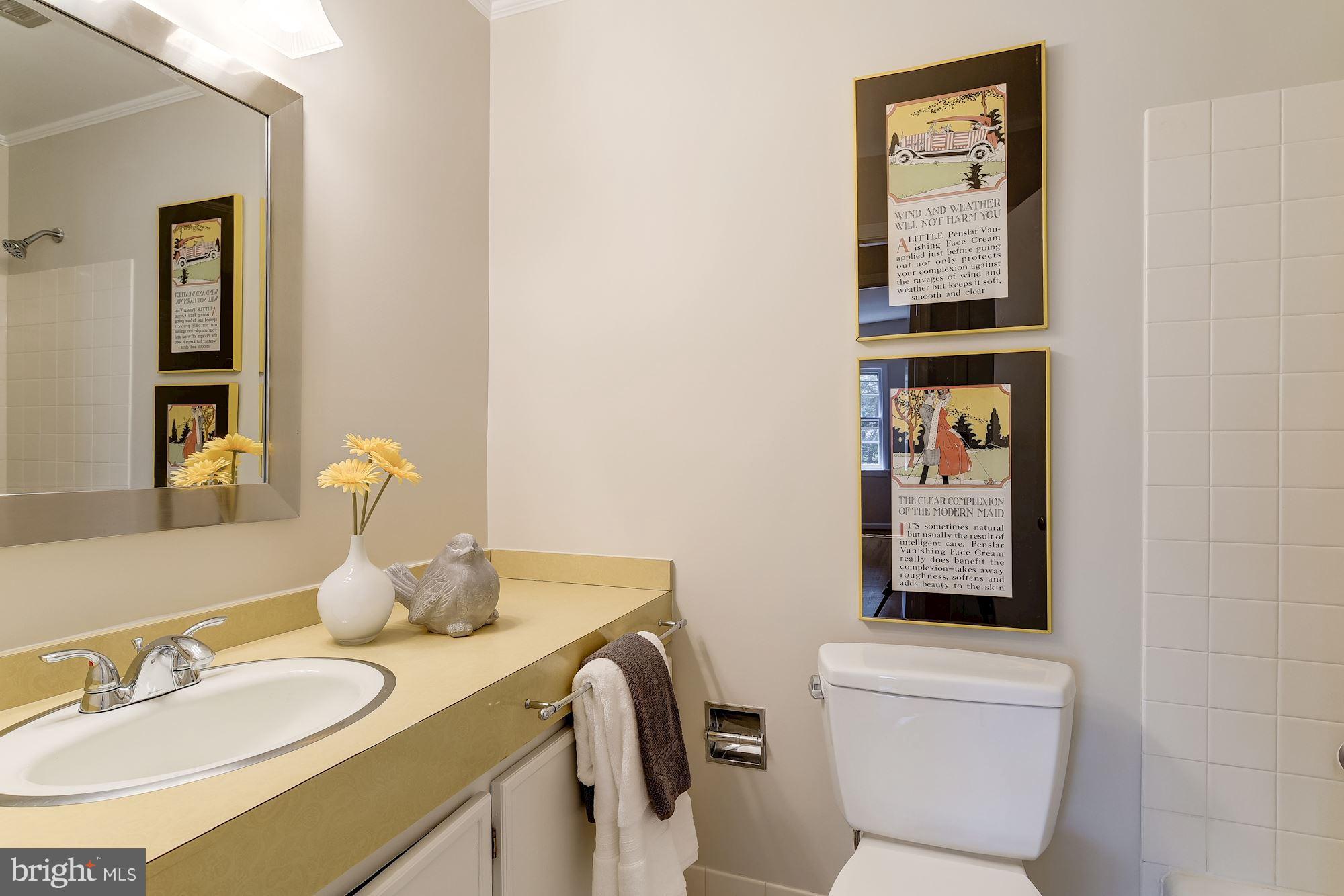 COUNTRY PLACE - Residential