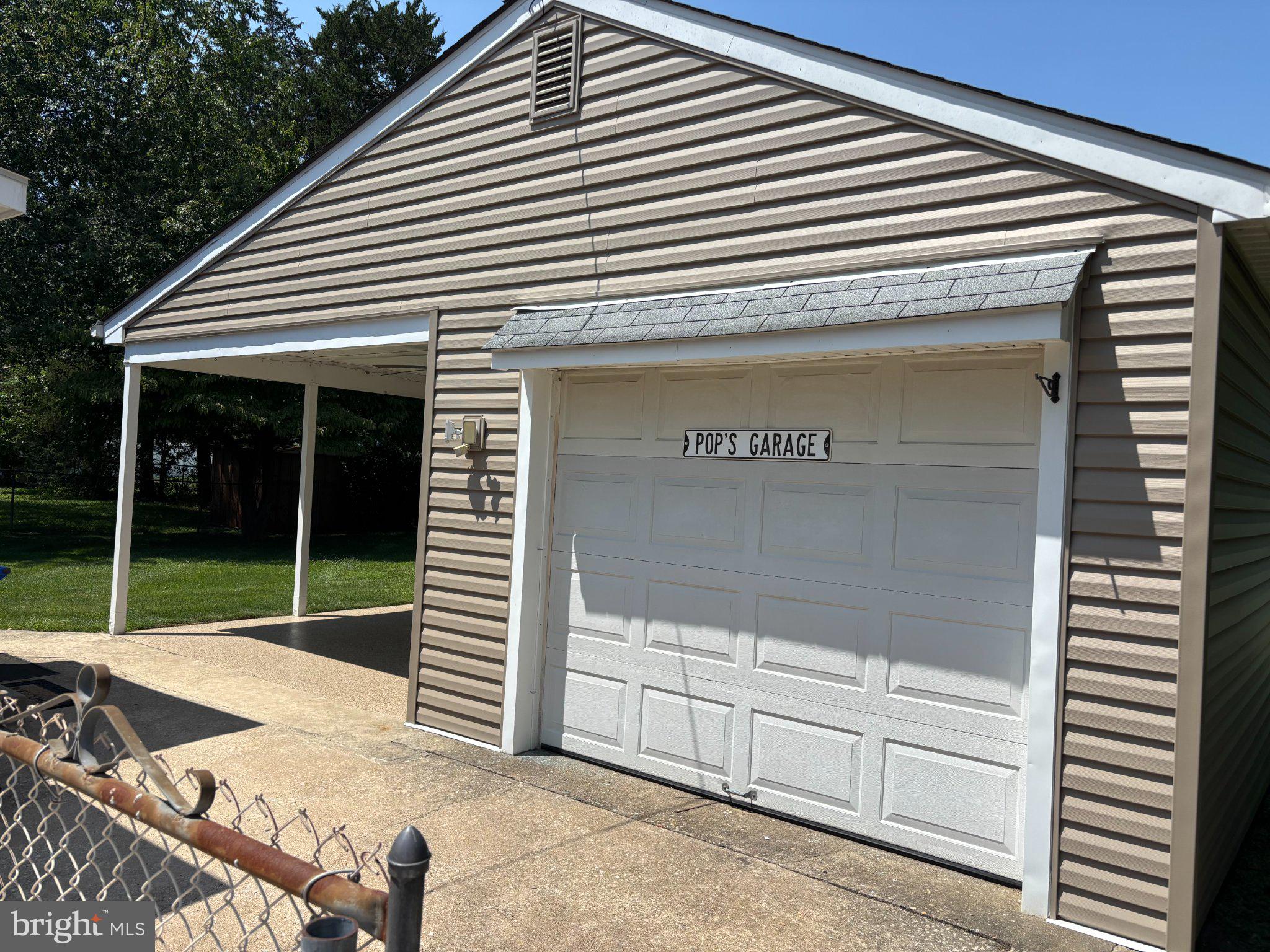 124 ASHURST LANE