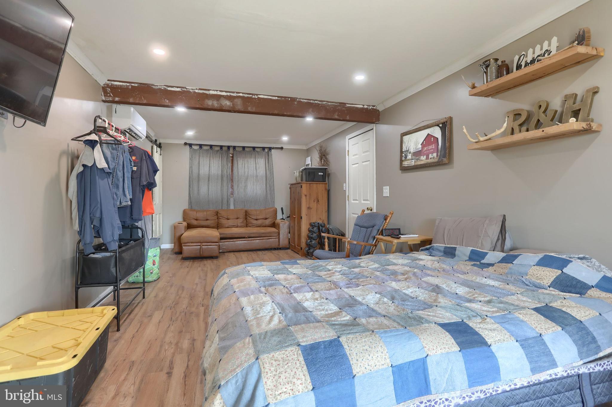 JONESTOWN - Residential