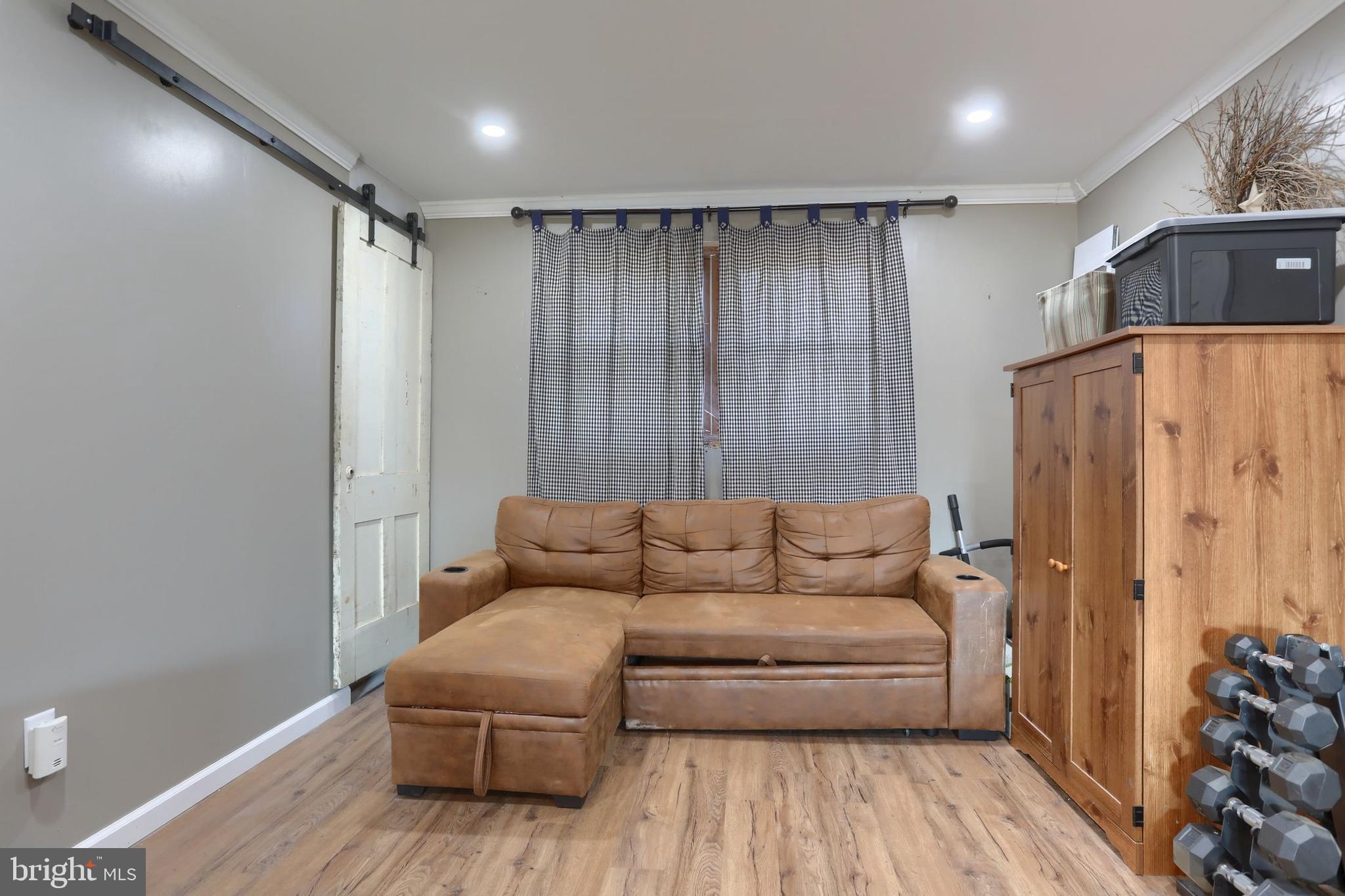 JONESTOWN - Residential