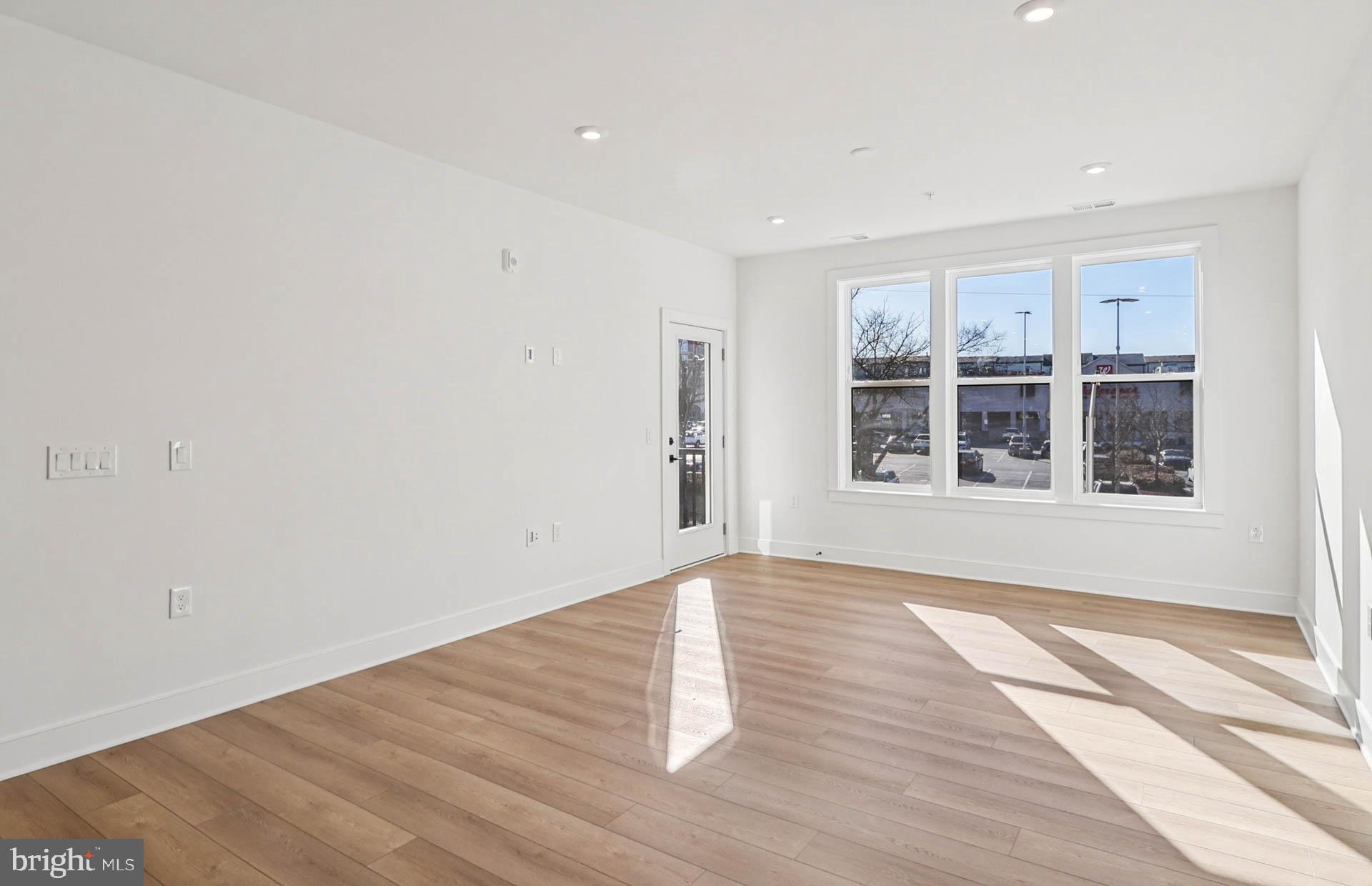 THE FLATS AT NORTHSIDE - Residential