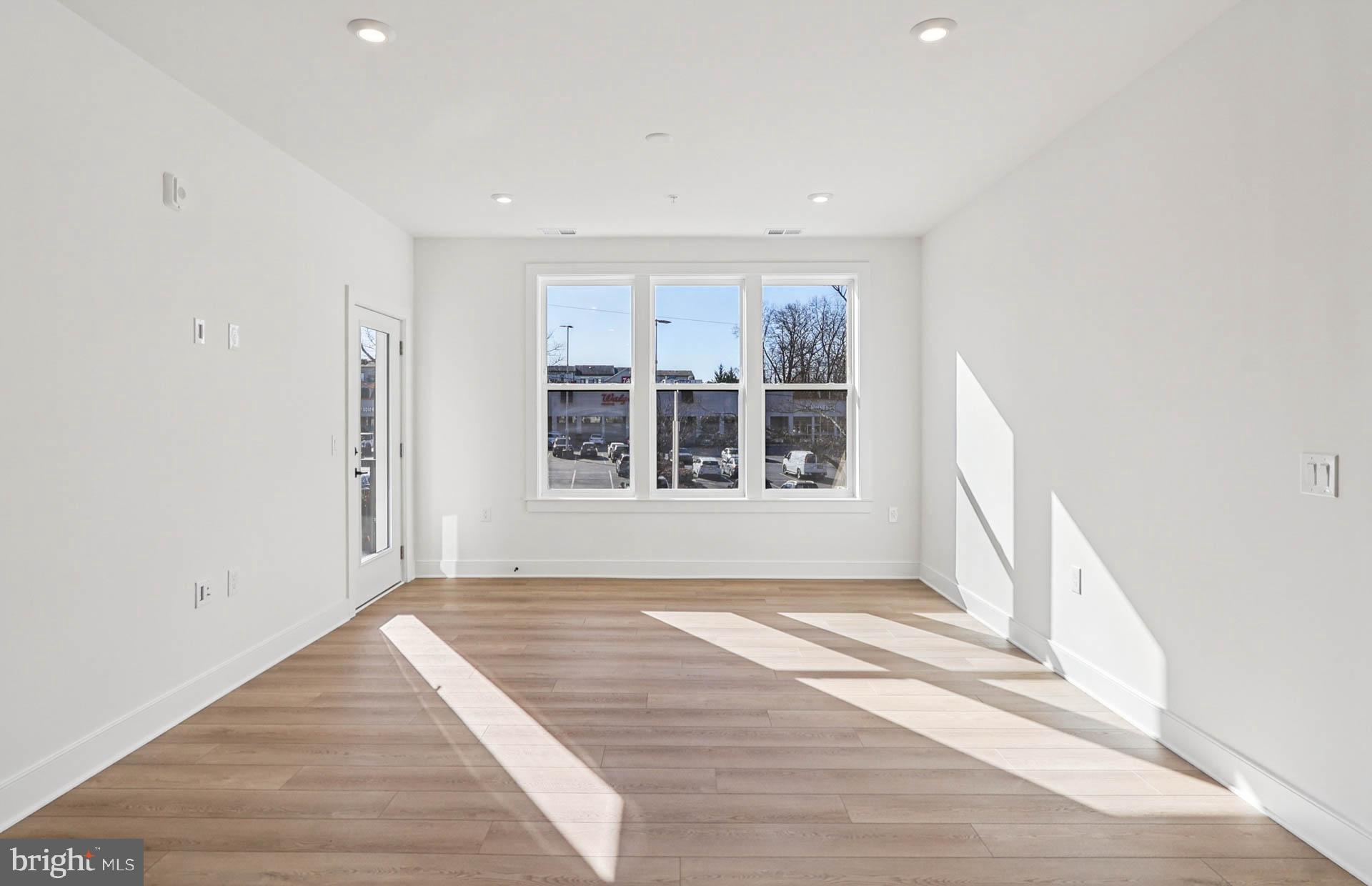 THE FLATS AT NORTHSIDE - Residential