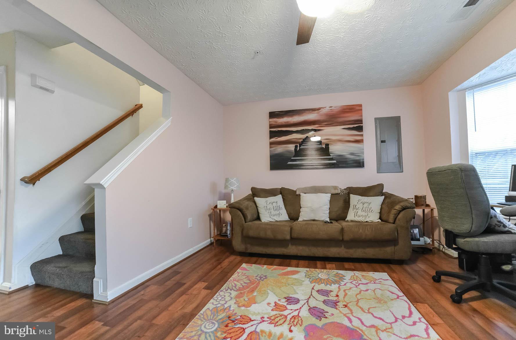 LAUREL GLEN - Residential