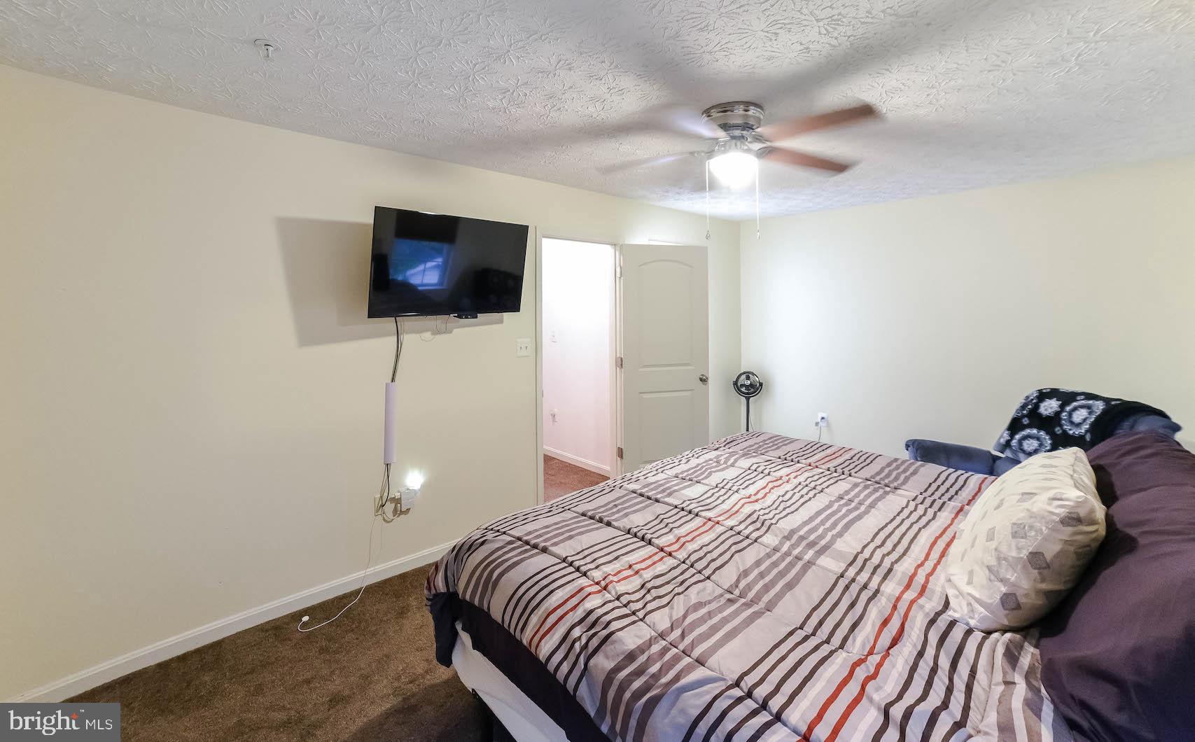 LAUREL GLEN - Residential