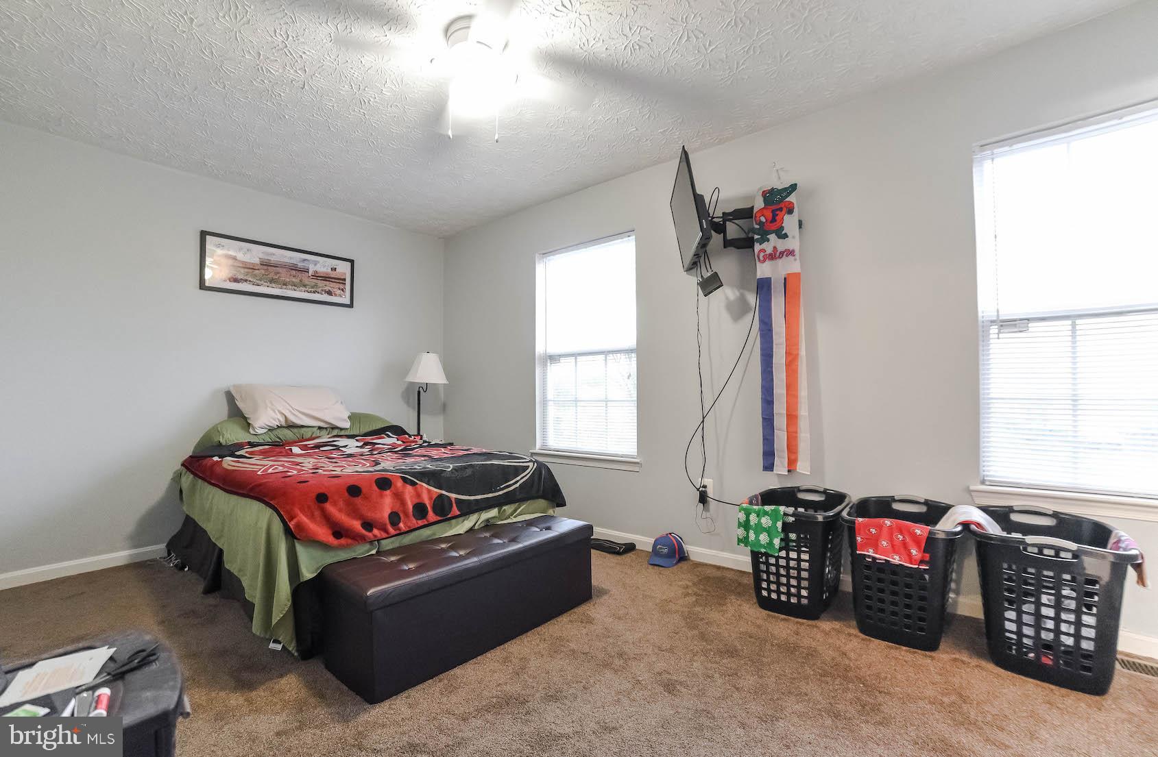 LAUREL GLEN - Residential