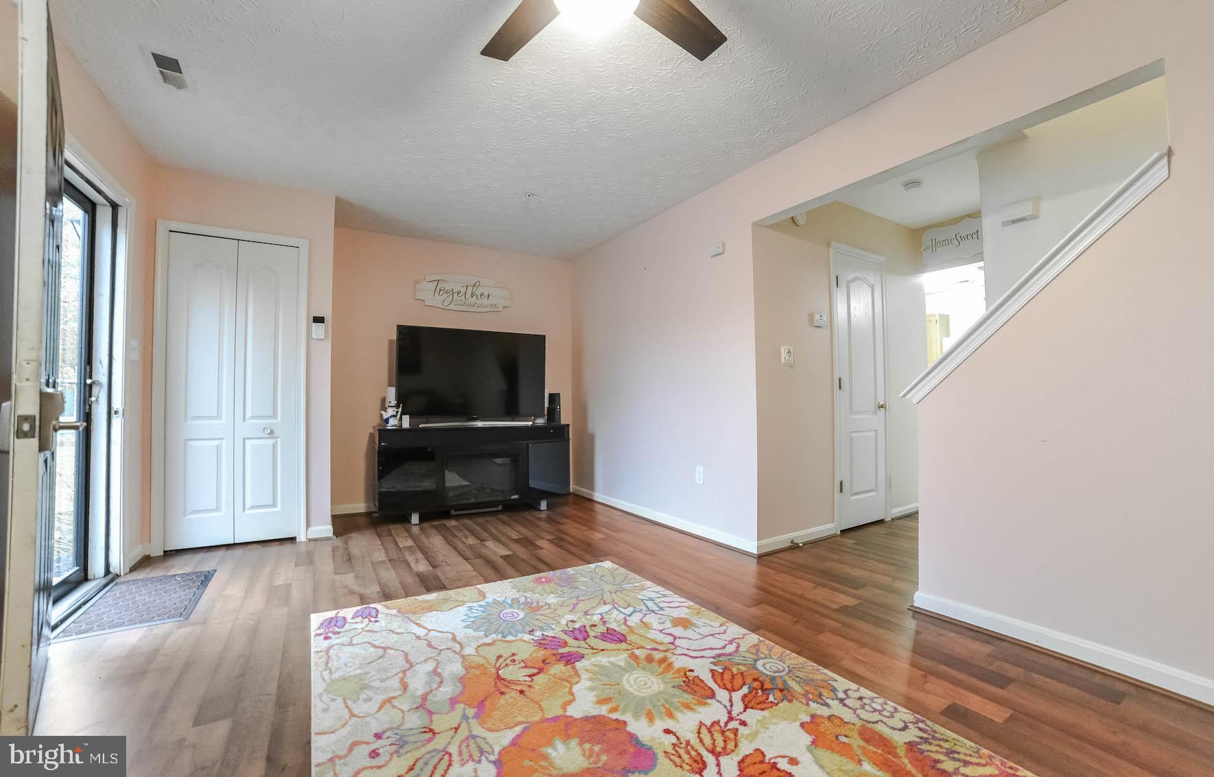 LAUREL GLEN - Residential