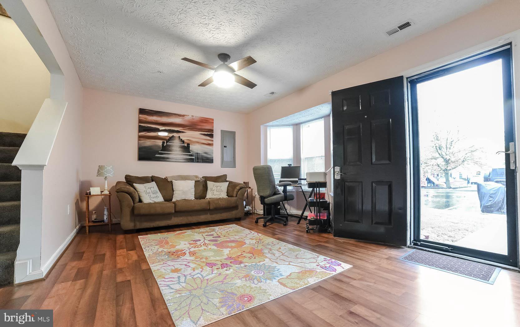 LAUREL GLEN - Residential