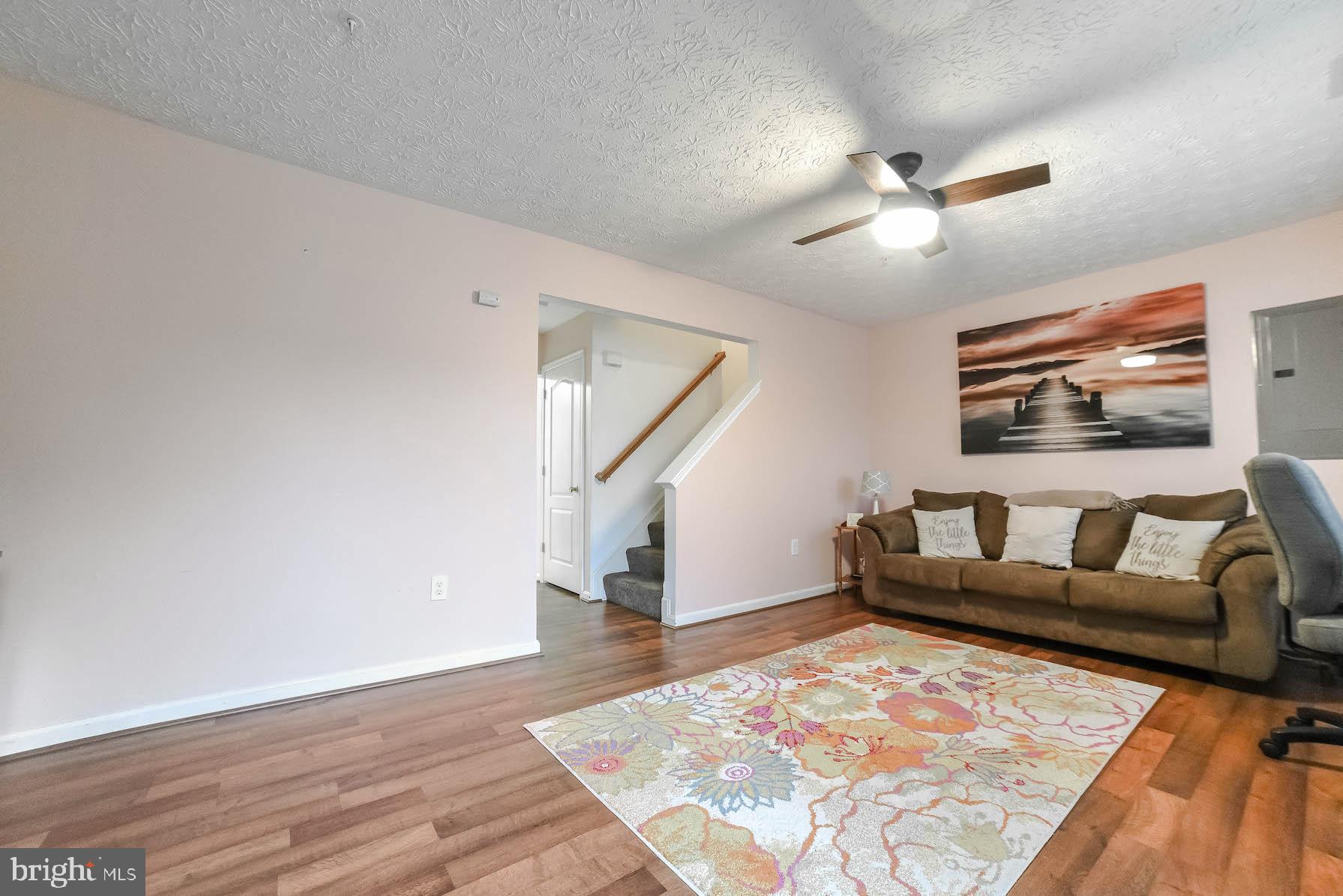 LAUREL GLEN - Residential