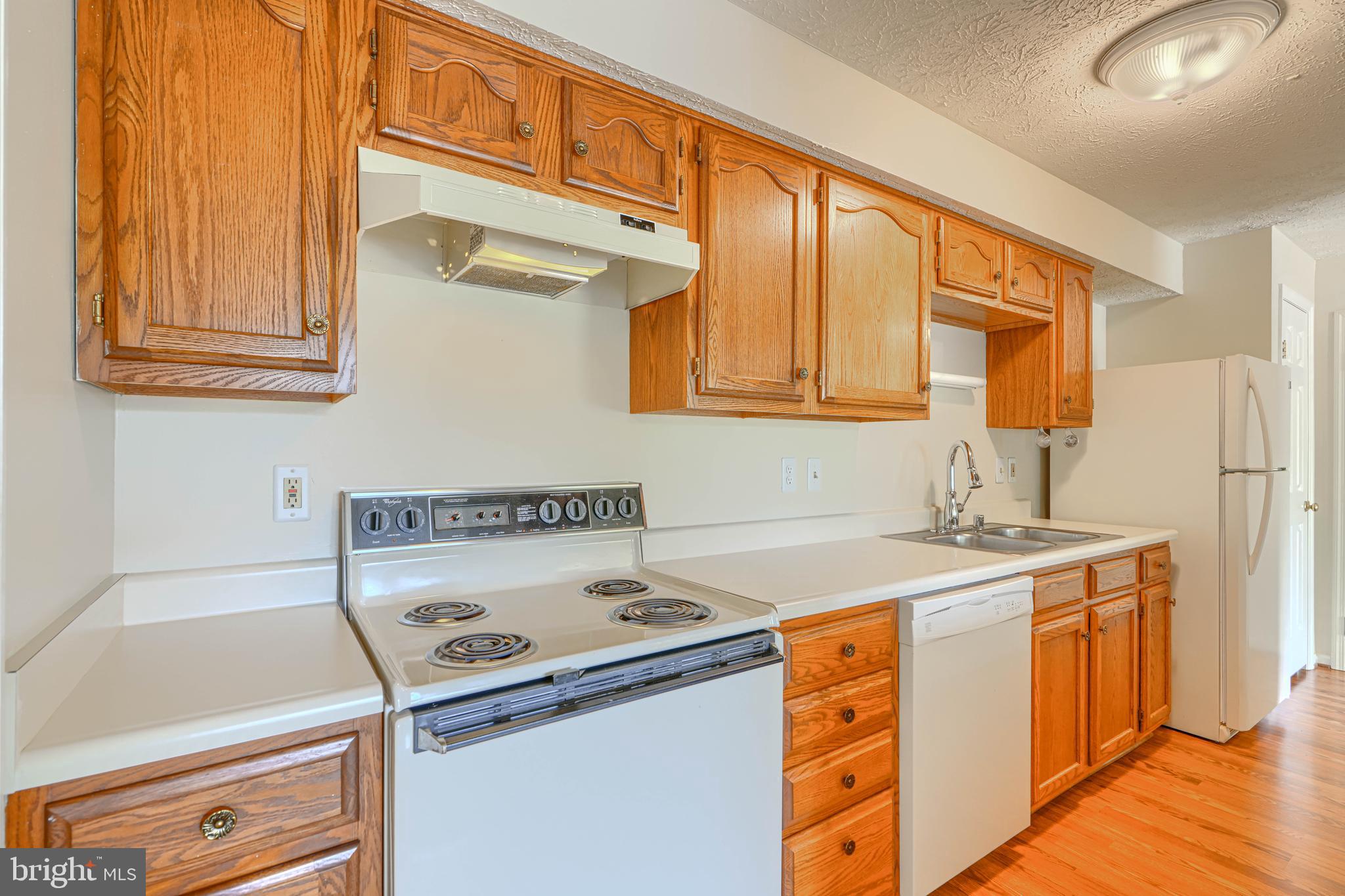 BRENTWOOD CONDO - Residential