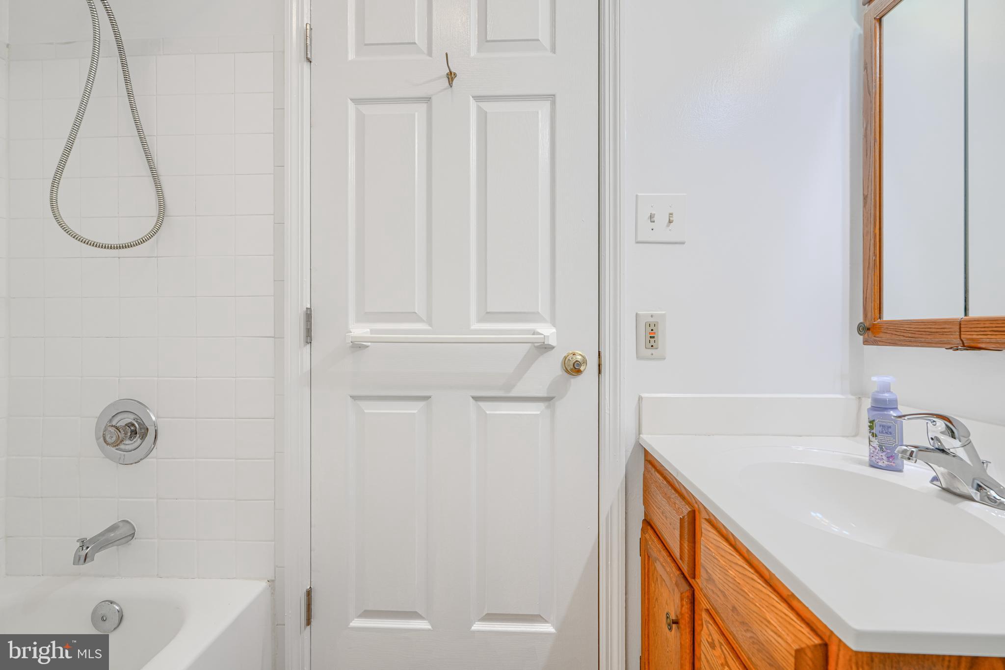 BRENTWOOD CONDO - Residential