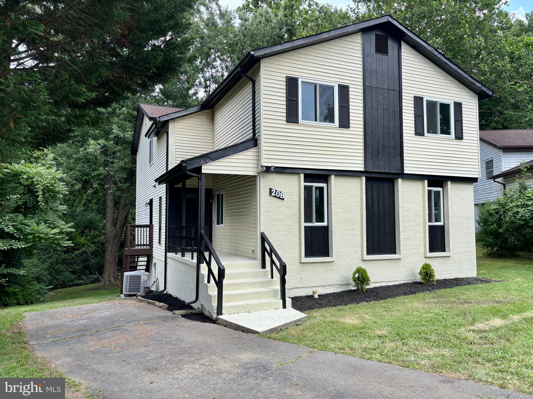 208 KEYES COURT
