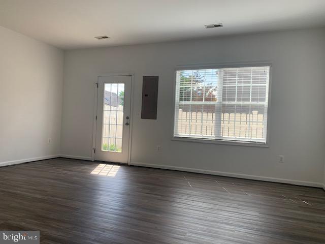 LADYSMITH VILLAGE - Residential Lease