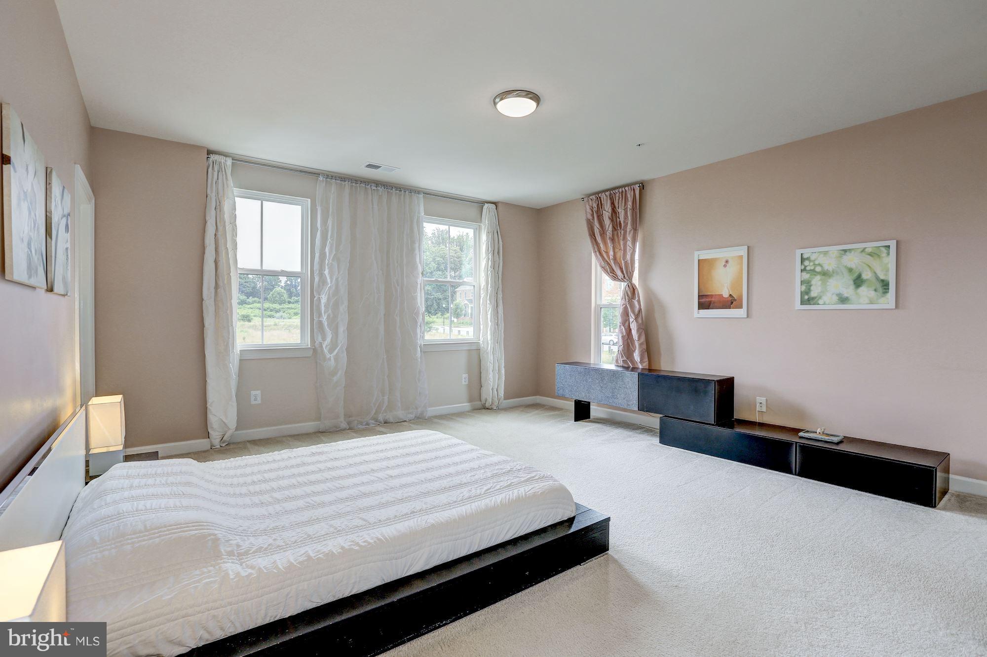 PARKLANDS AT WATKINS MILL - Residential