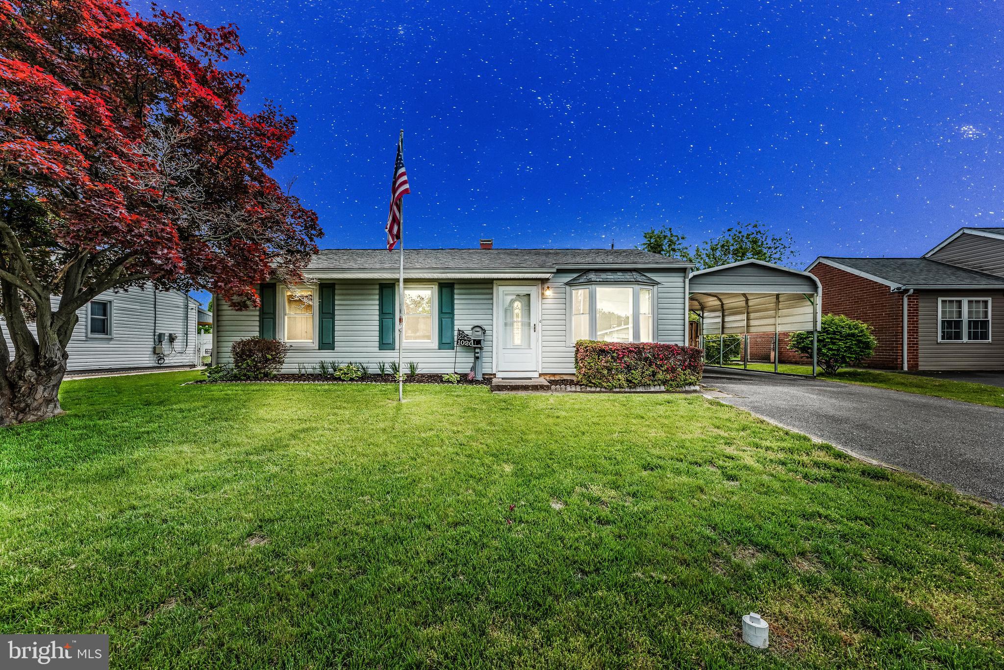 COUNTRY CLUB MANOR - Residential