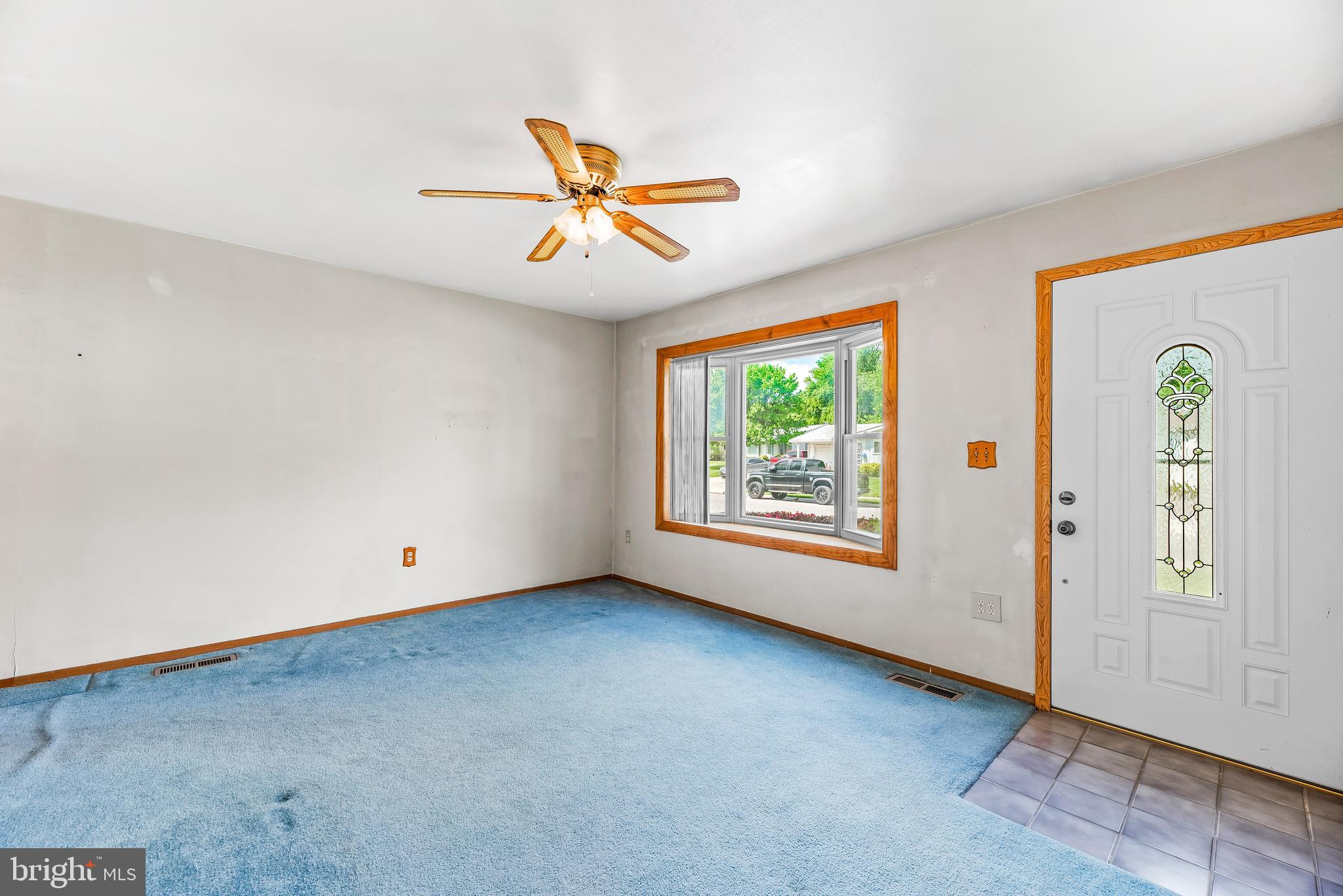 COUNTRY CLUB MANOR - Residential