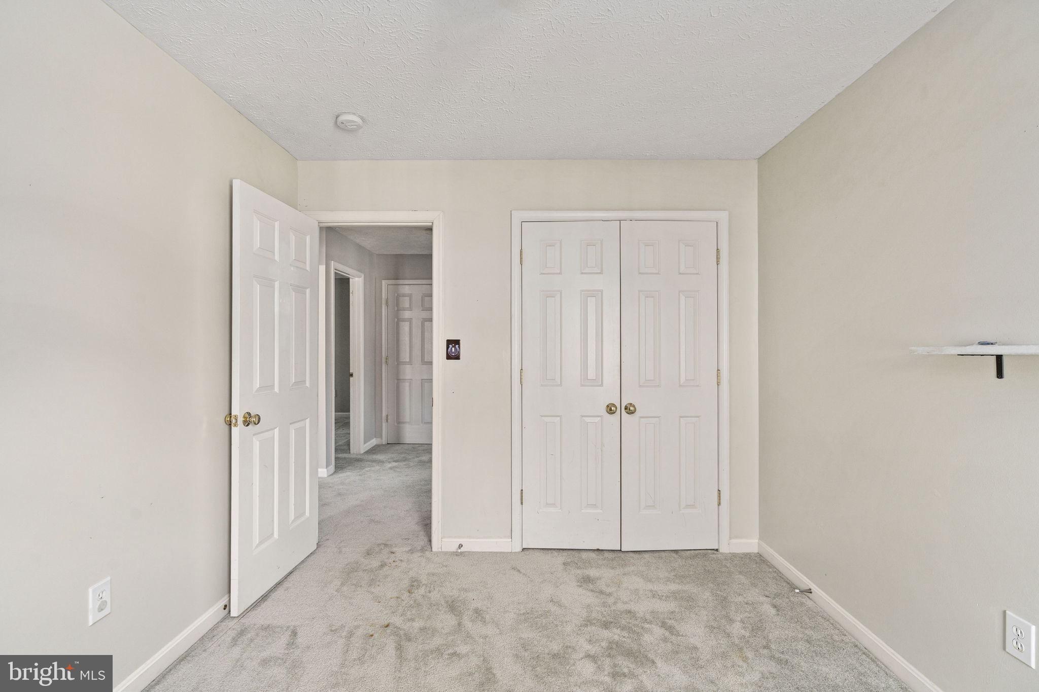 PRESIDENTIAL LAKES - Residential