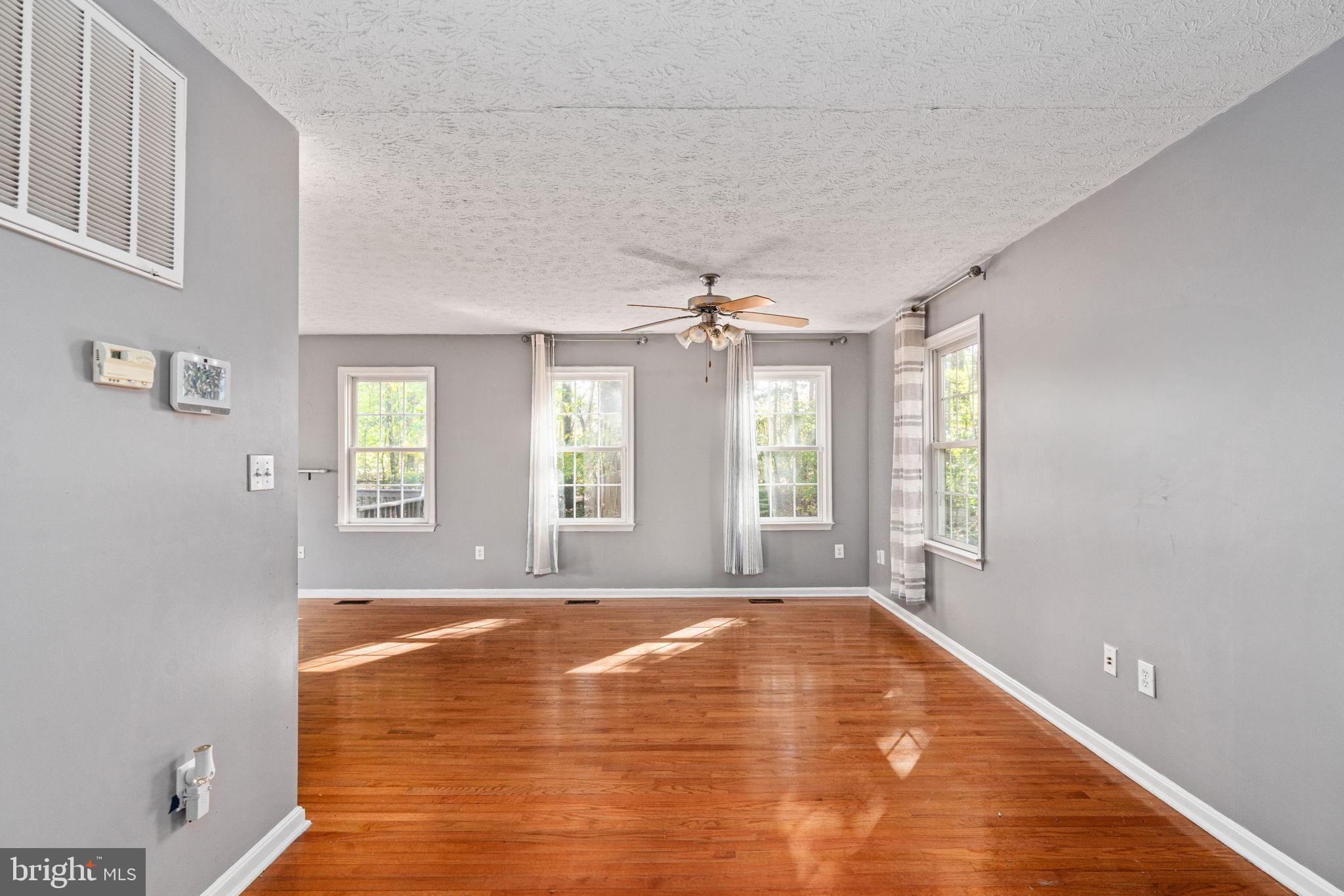 PRESIDENTIAL LAKES - Residential