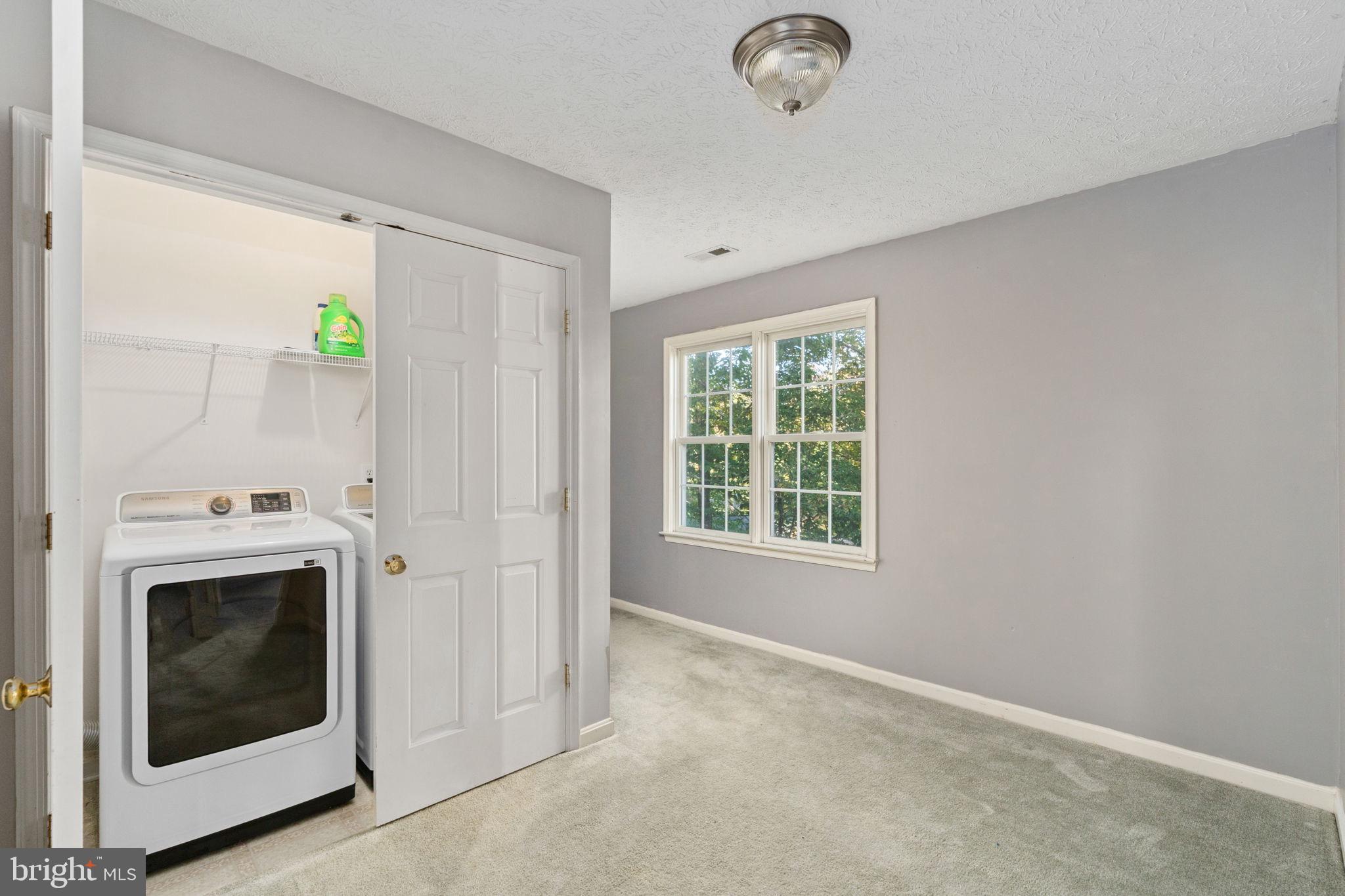 PRESIDENTIAL LAKES - Residential