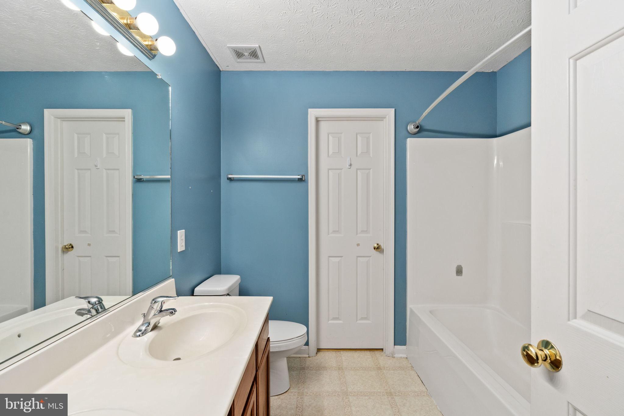 PRESIDENTIAL LAKES - Residential