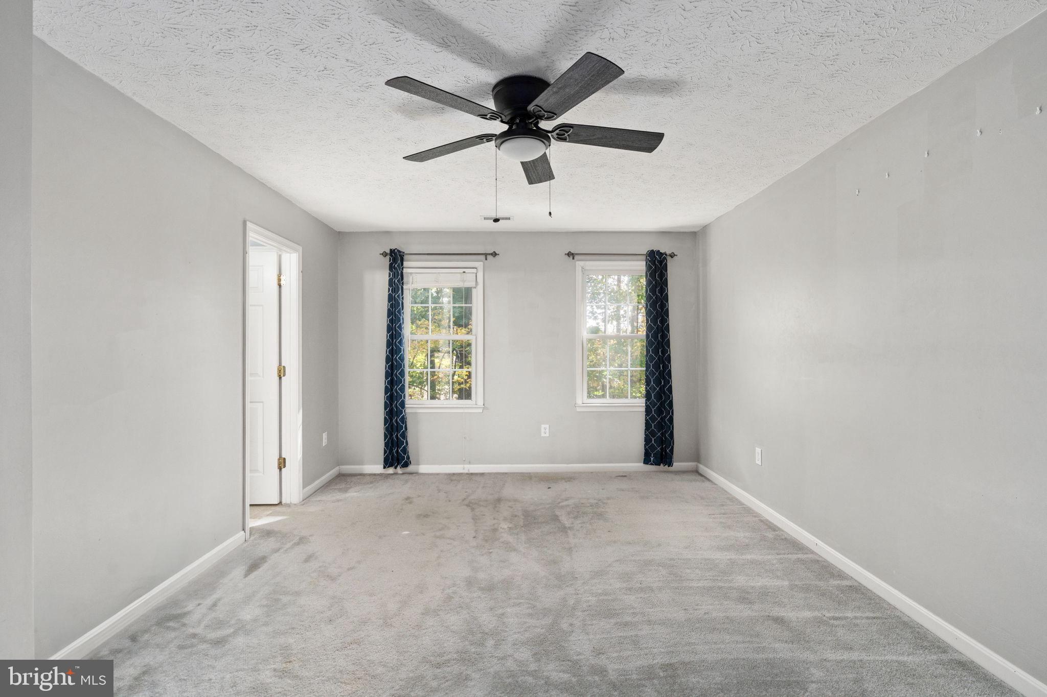 PRESIDENTIAL LAKES - Residential