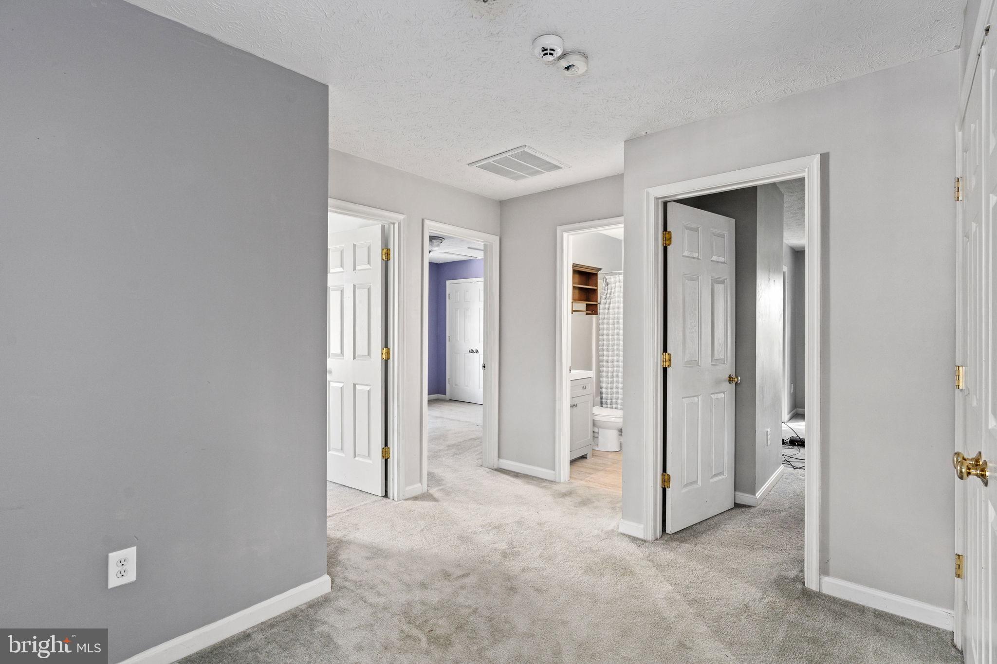 PRESIDENTIAL LAKES - Residential