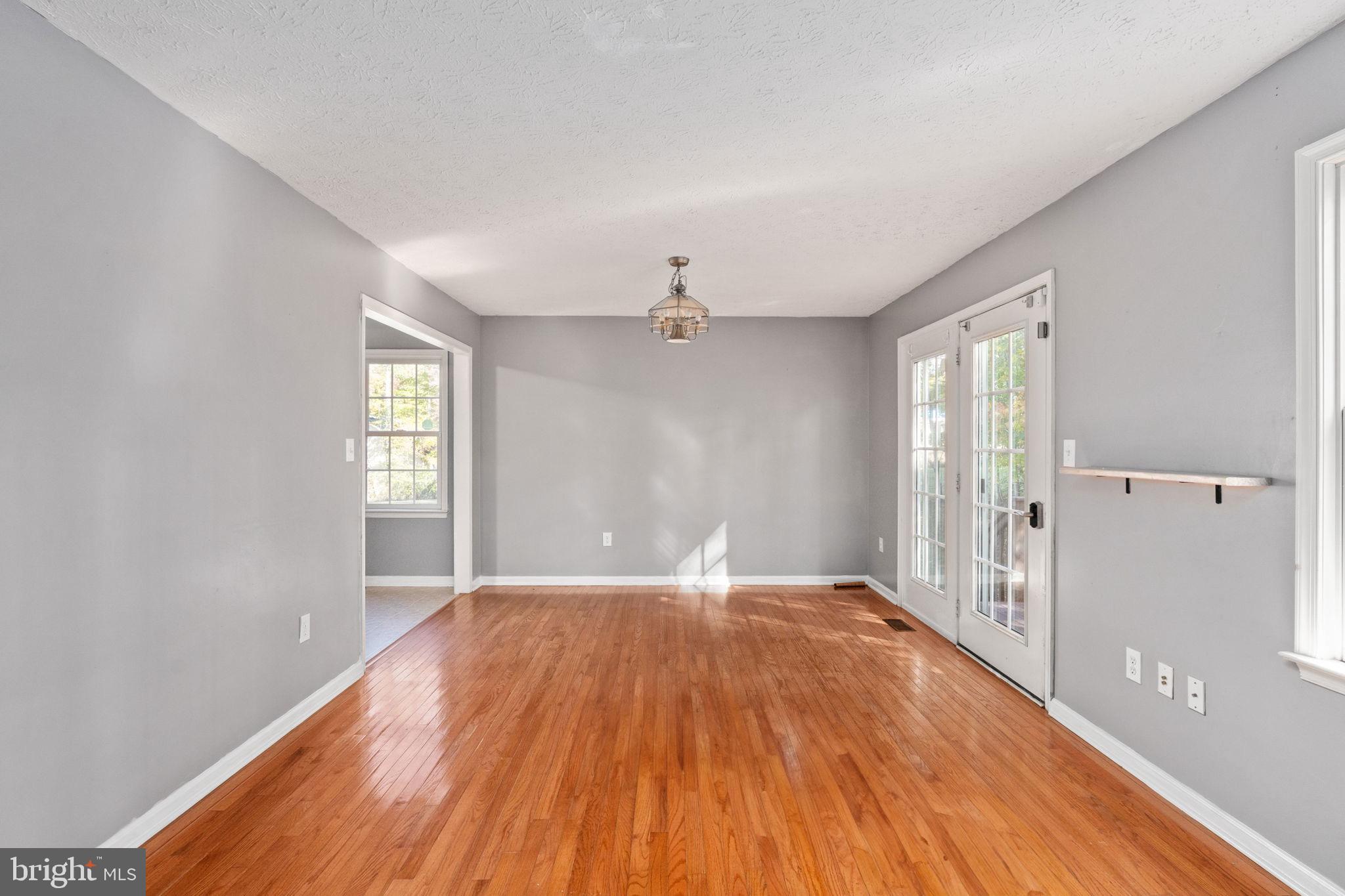 PRESIDENTIAL LAKES - Residential