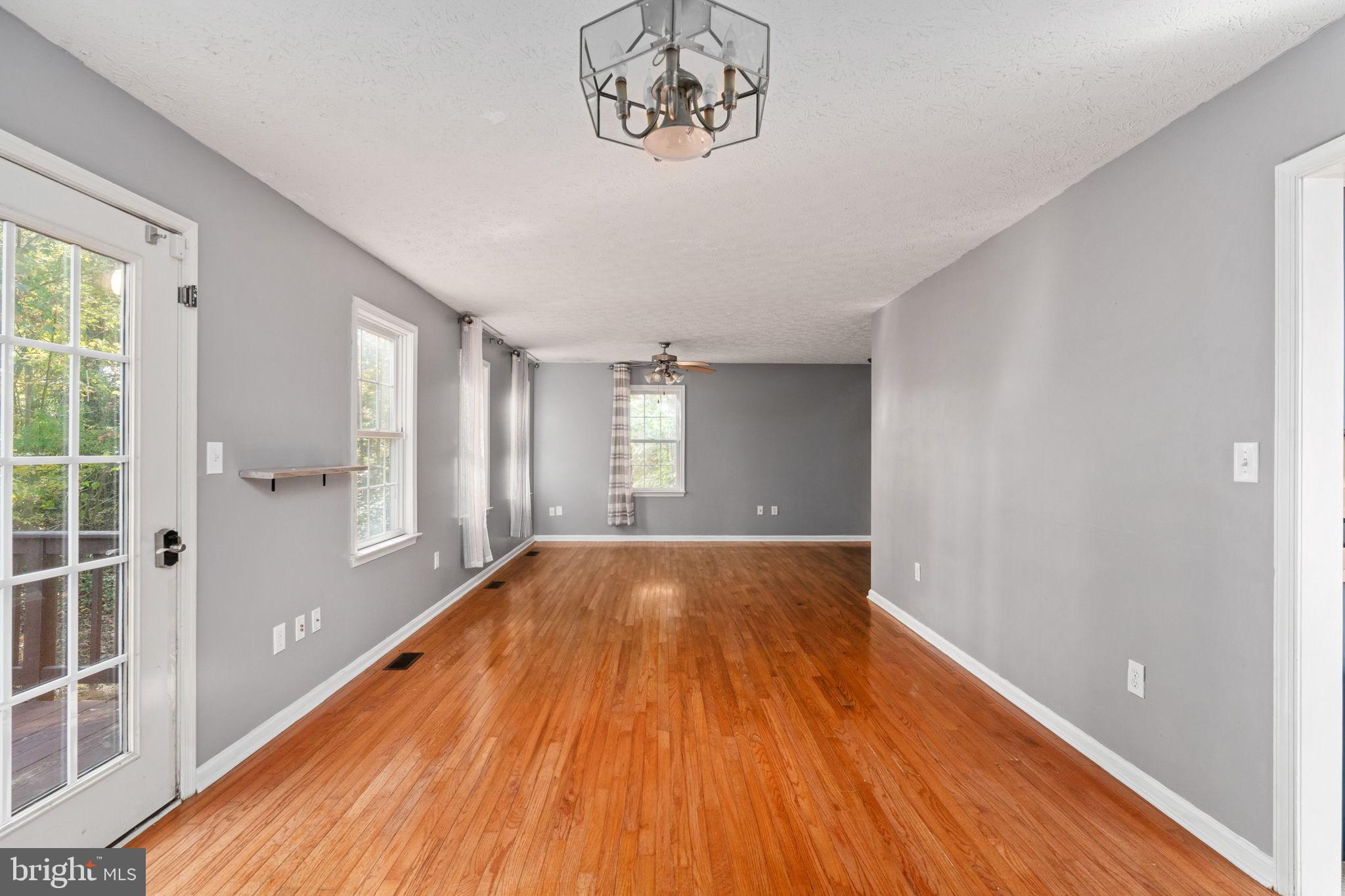 PRESIDENTIAL LAKES - Residential