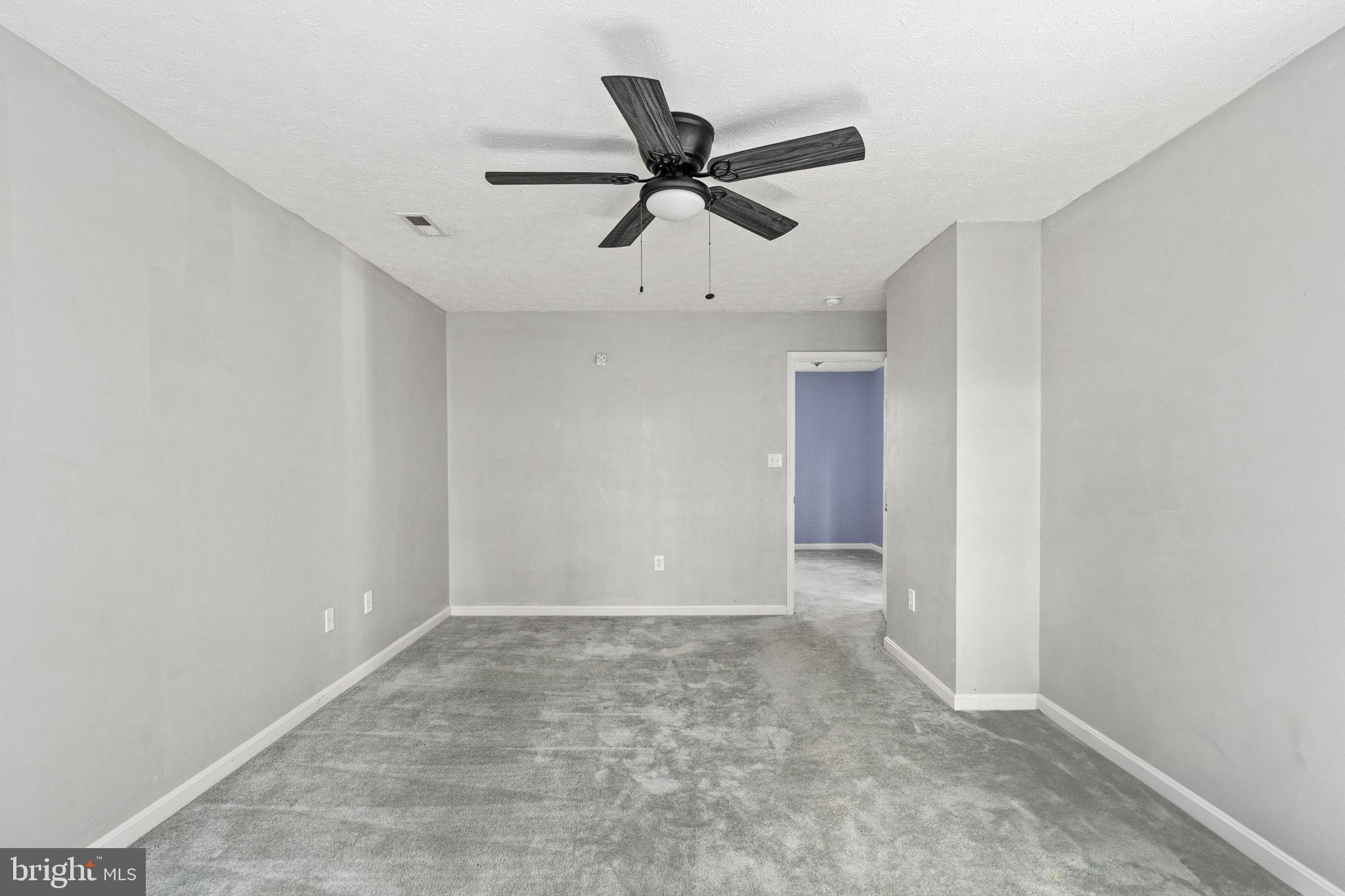 PRESIDENTIAL LAKES - Residential