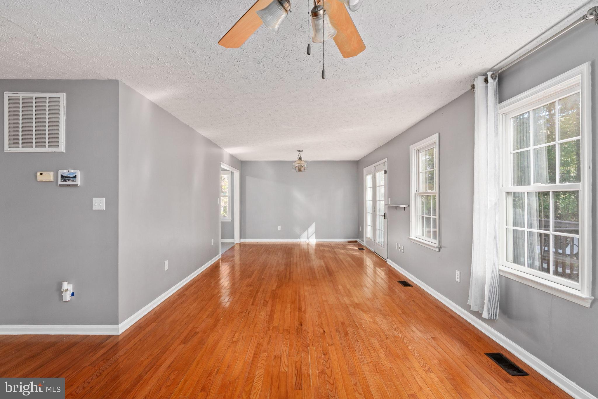 PRESIDENTIAL LAKES - Residential