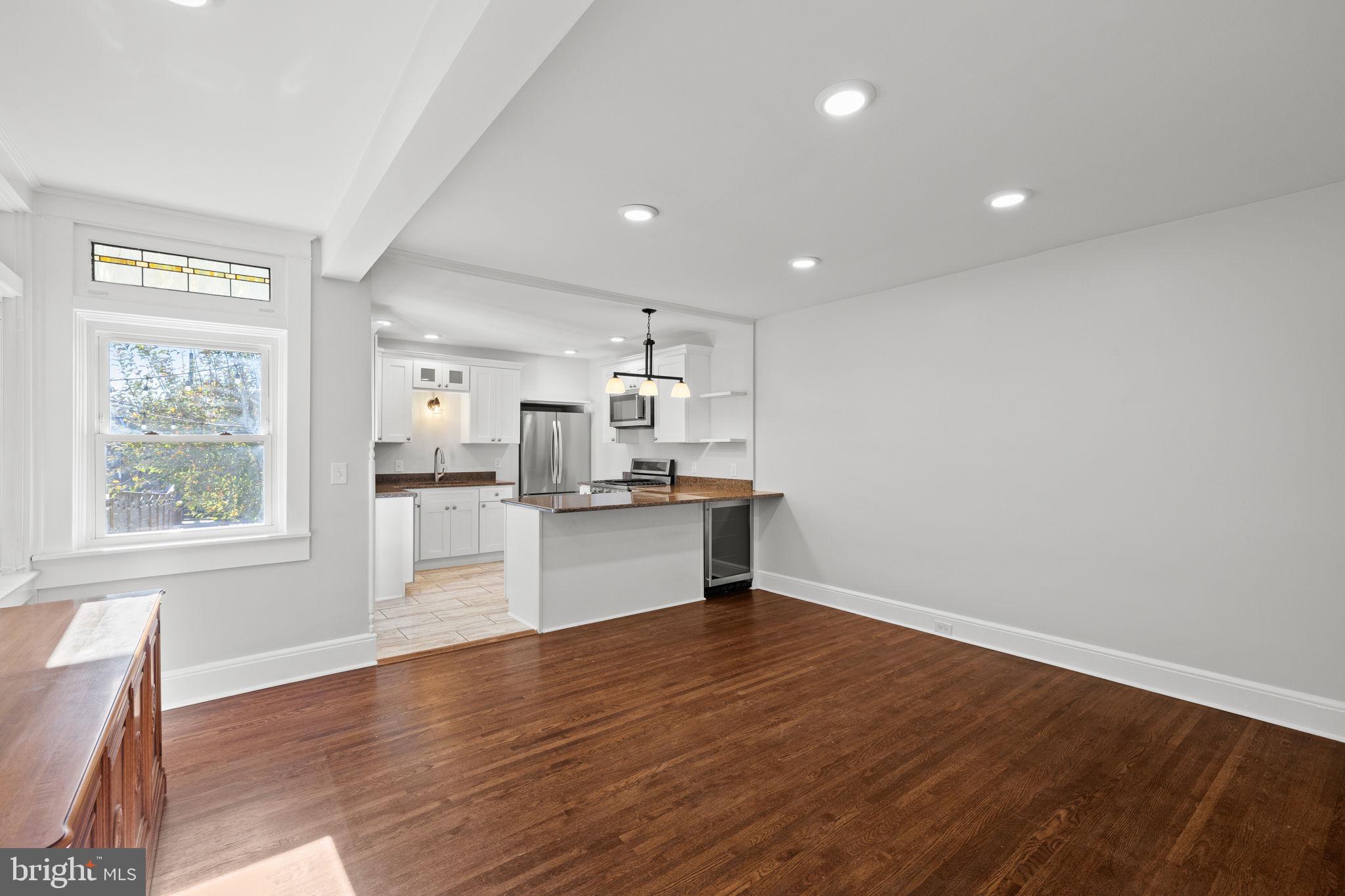 CHESTNUT HILL - Residential