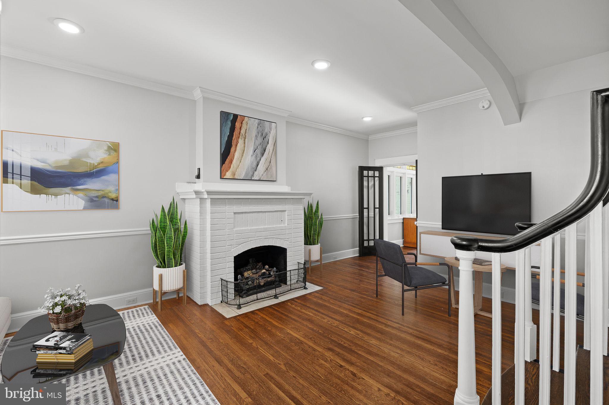 CHESTNUT HILL - Residential