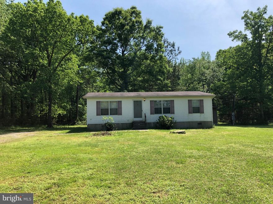 3 Bedrooms, 2 full baths, living room, eat-in kitchen, soaking tub, separate shower and walk-in closet in MBR suite. Situated on 1.86 acres lot. Ready for immediate occupancy.