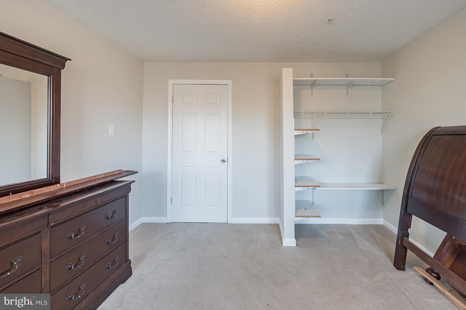 COLLEGE - Residential