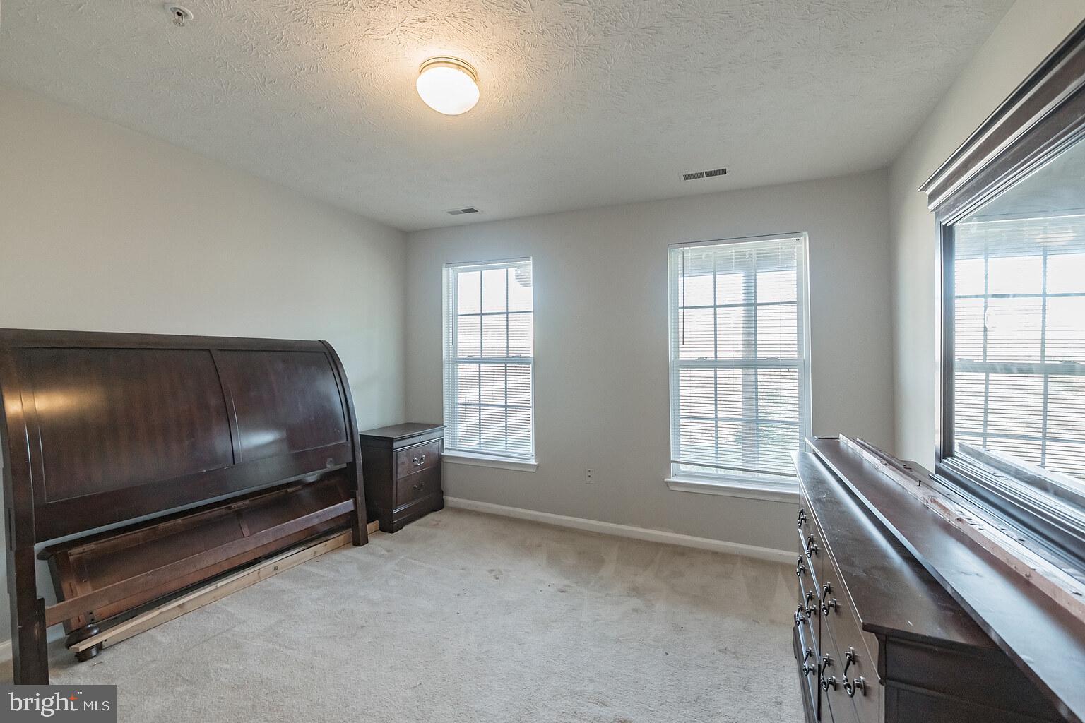 COLLEGE - Residential