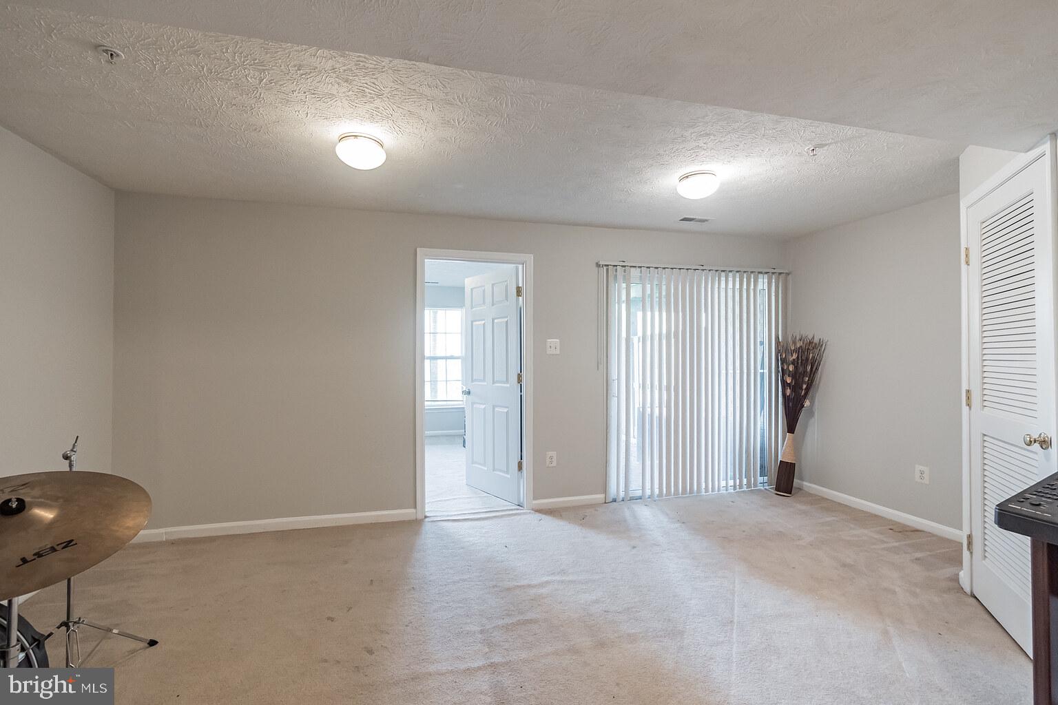 COLLEGE - Residential