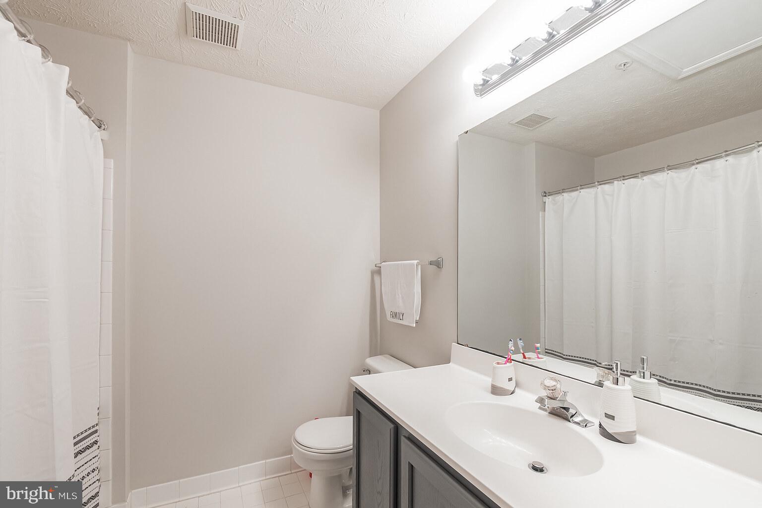 COLLEGE - Residential