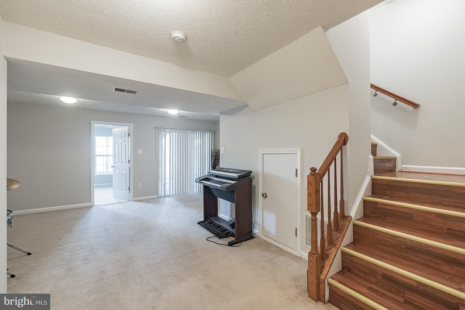 COLLEGE - Residential