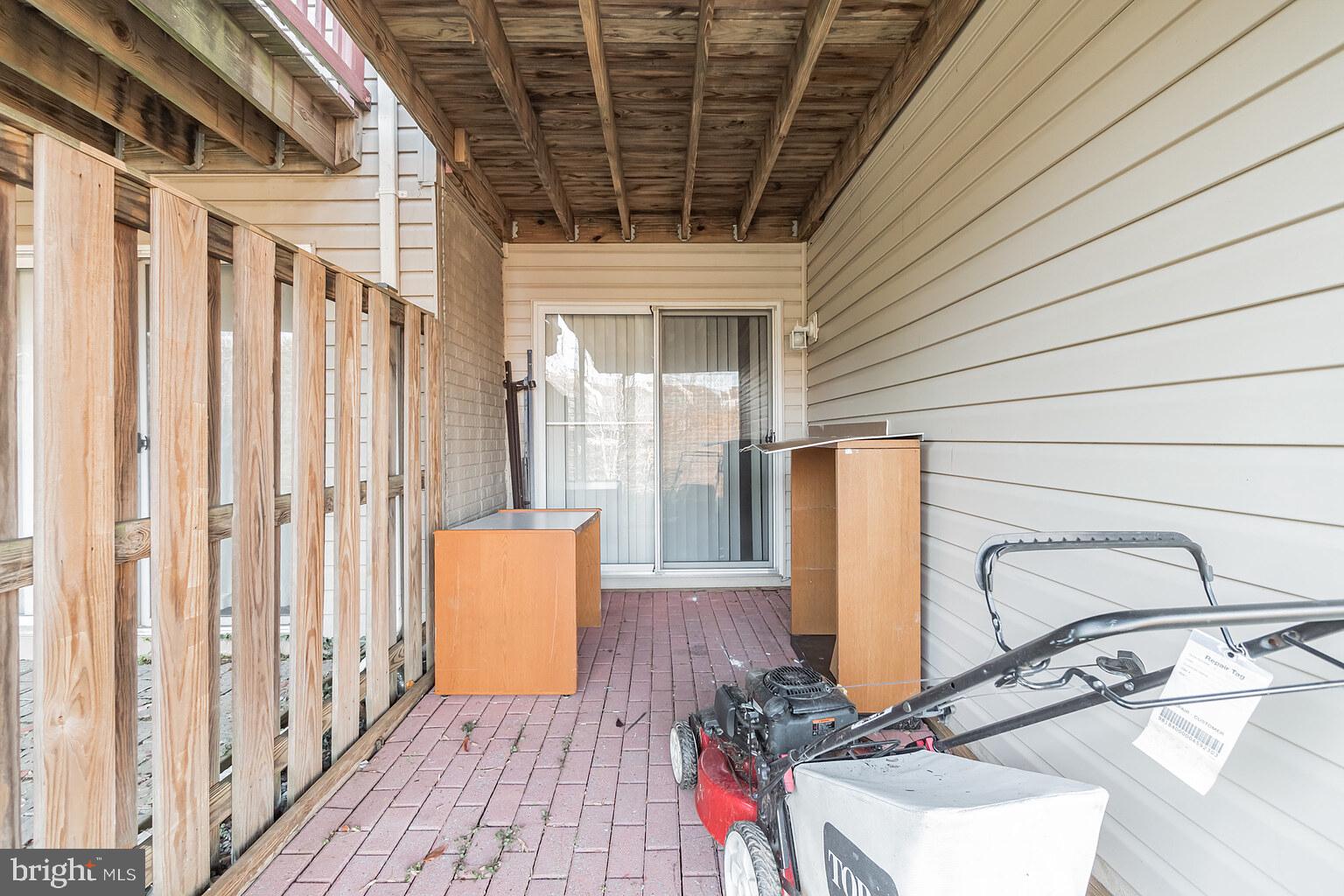 COLLEGE - Residential