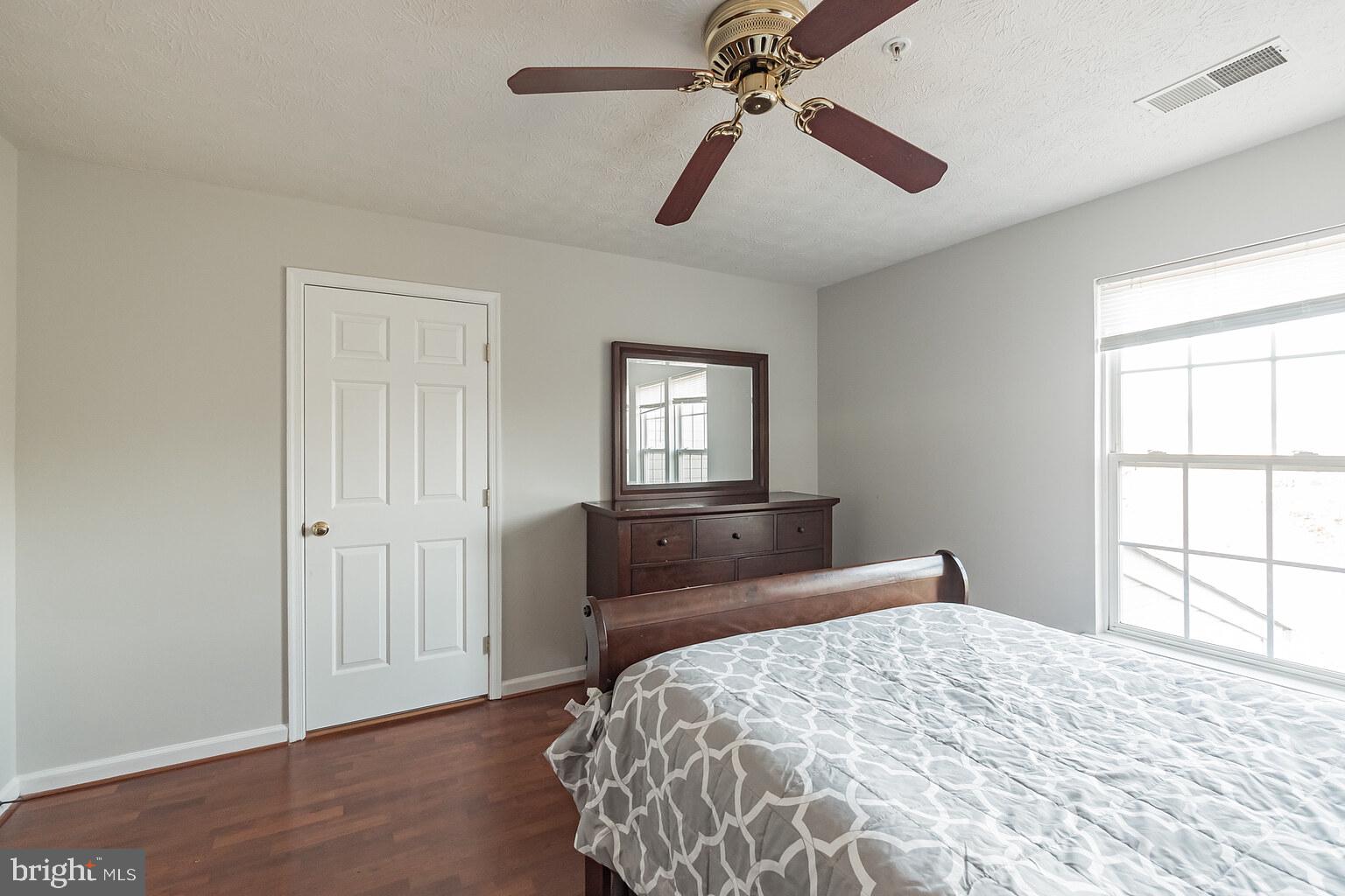 COLLEGE - Residential