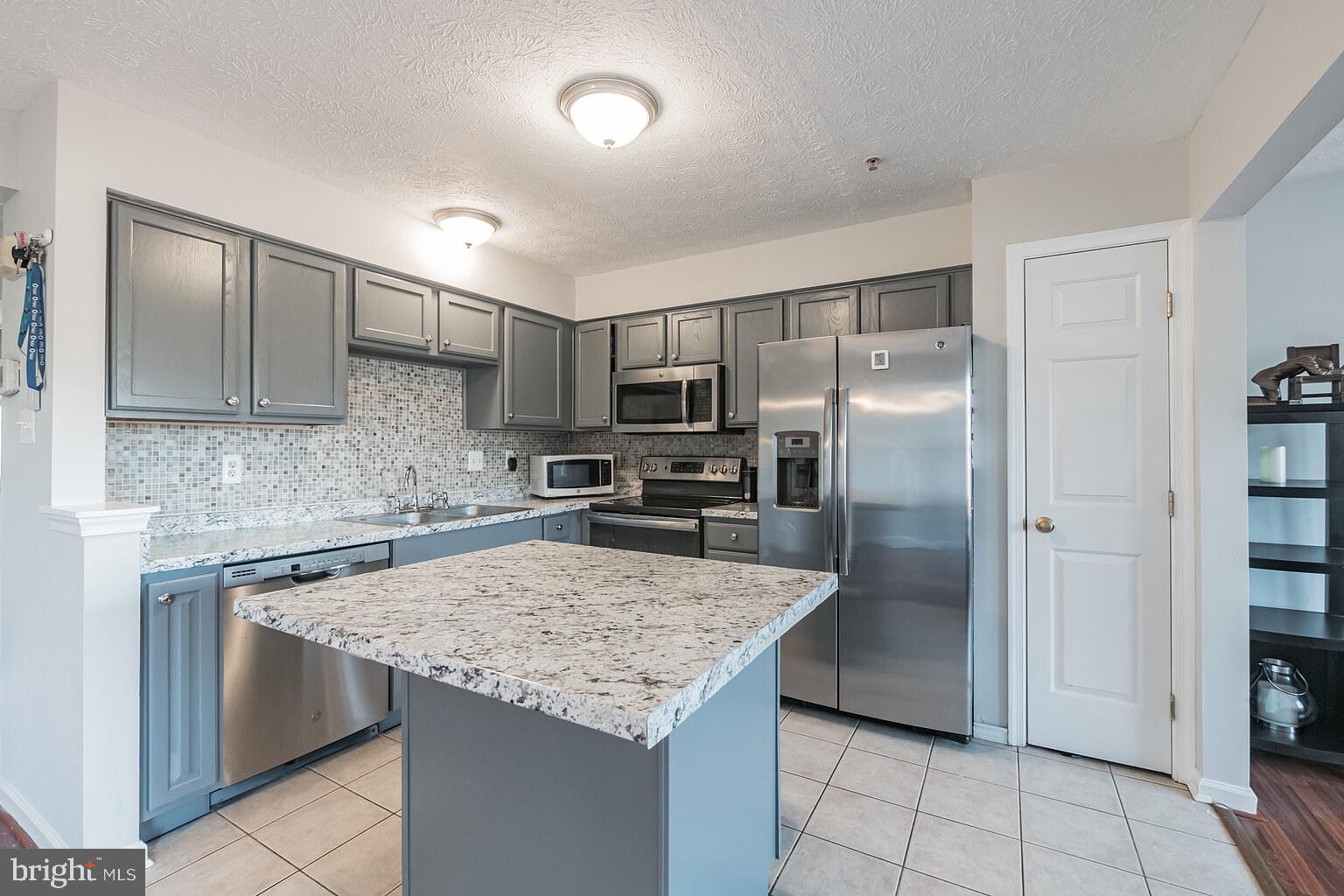 COLLEGE - Residential