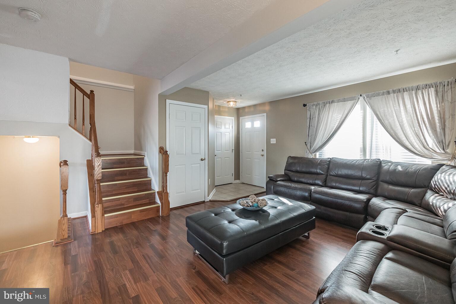 COLLEGE - Residential