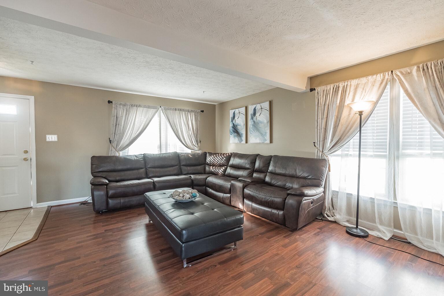 COLLEGE - Residential