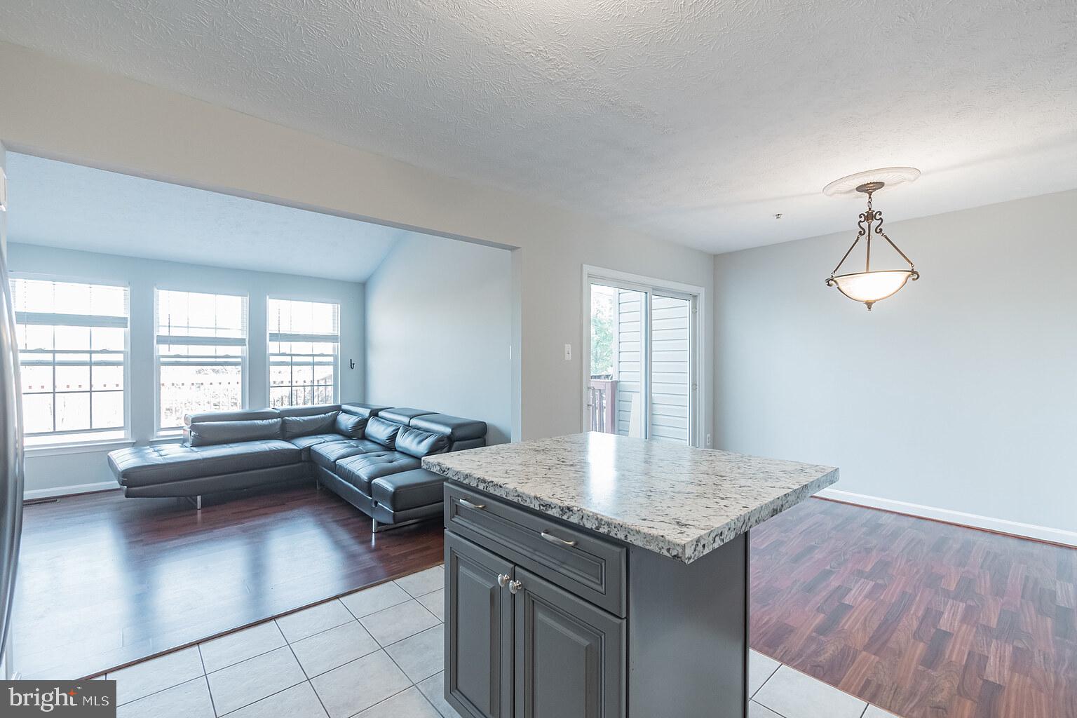 COLLEGE - Residential