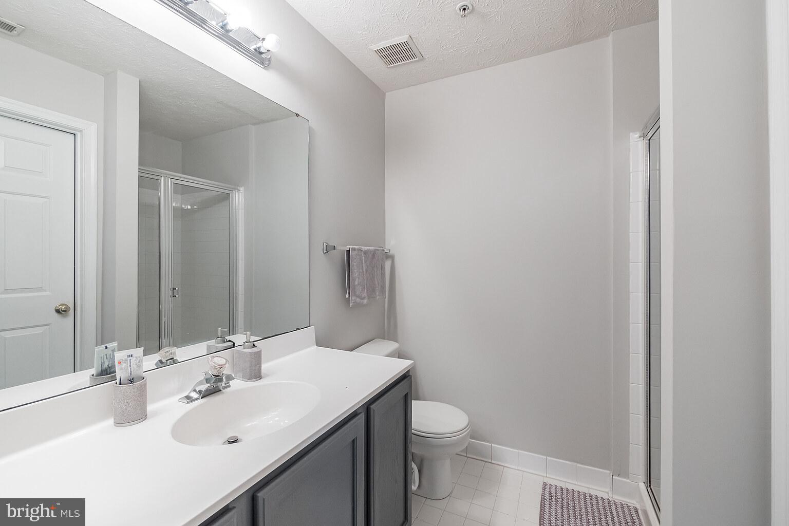 COLLEGE - Residential