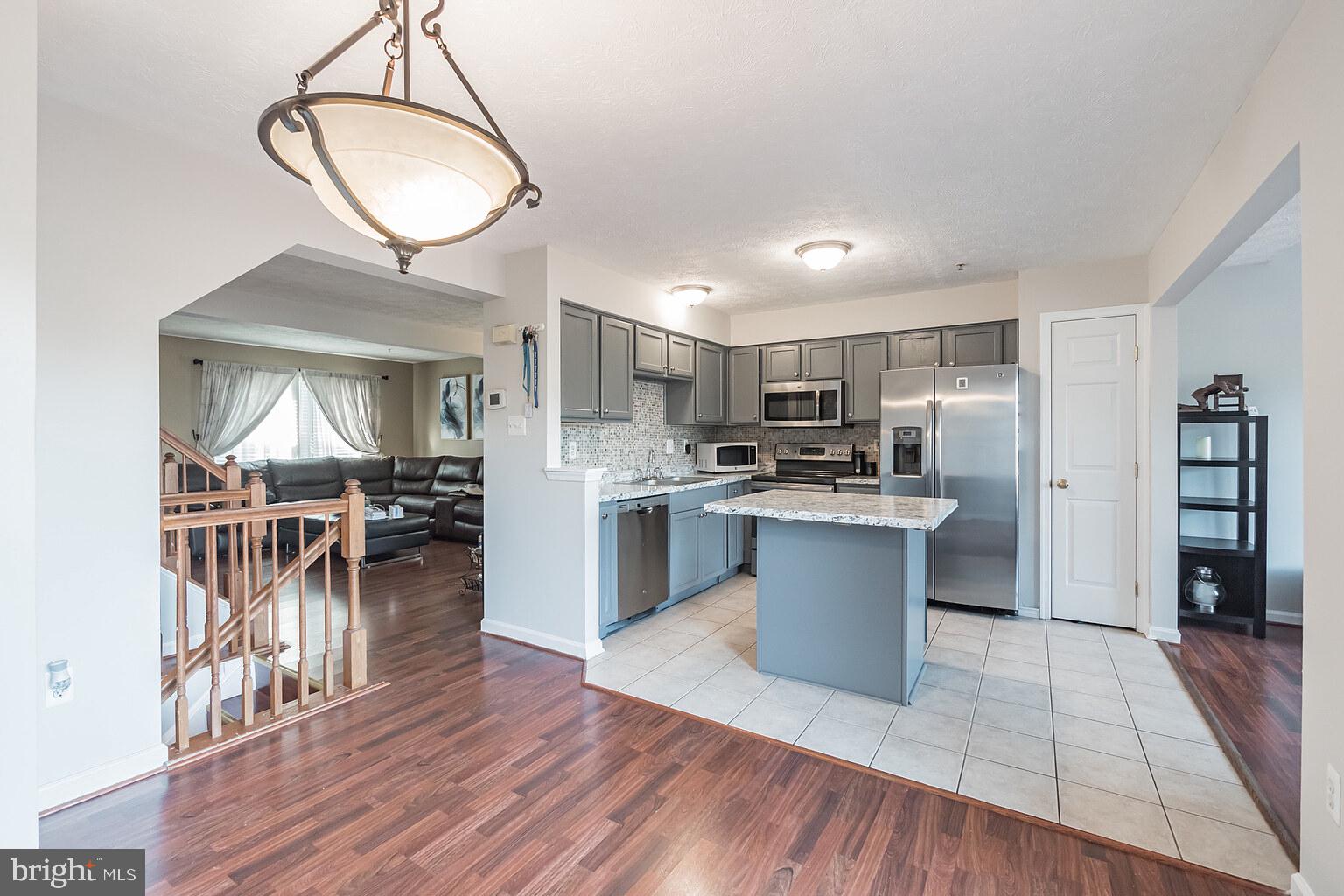 COLLEGE - Residential