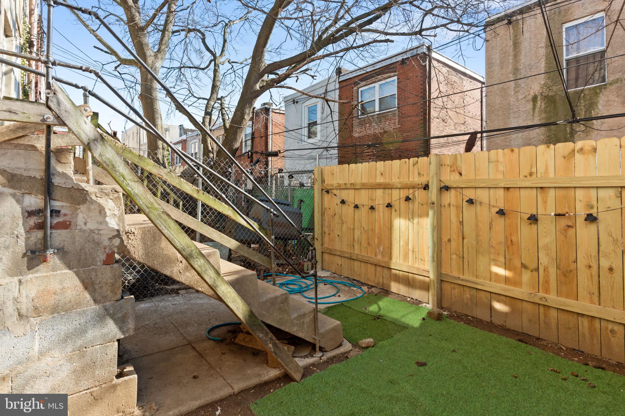 PHILADELPHIA (NORTHEAST) - Residential