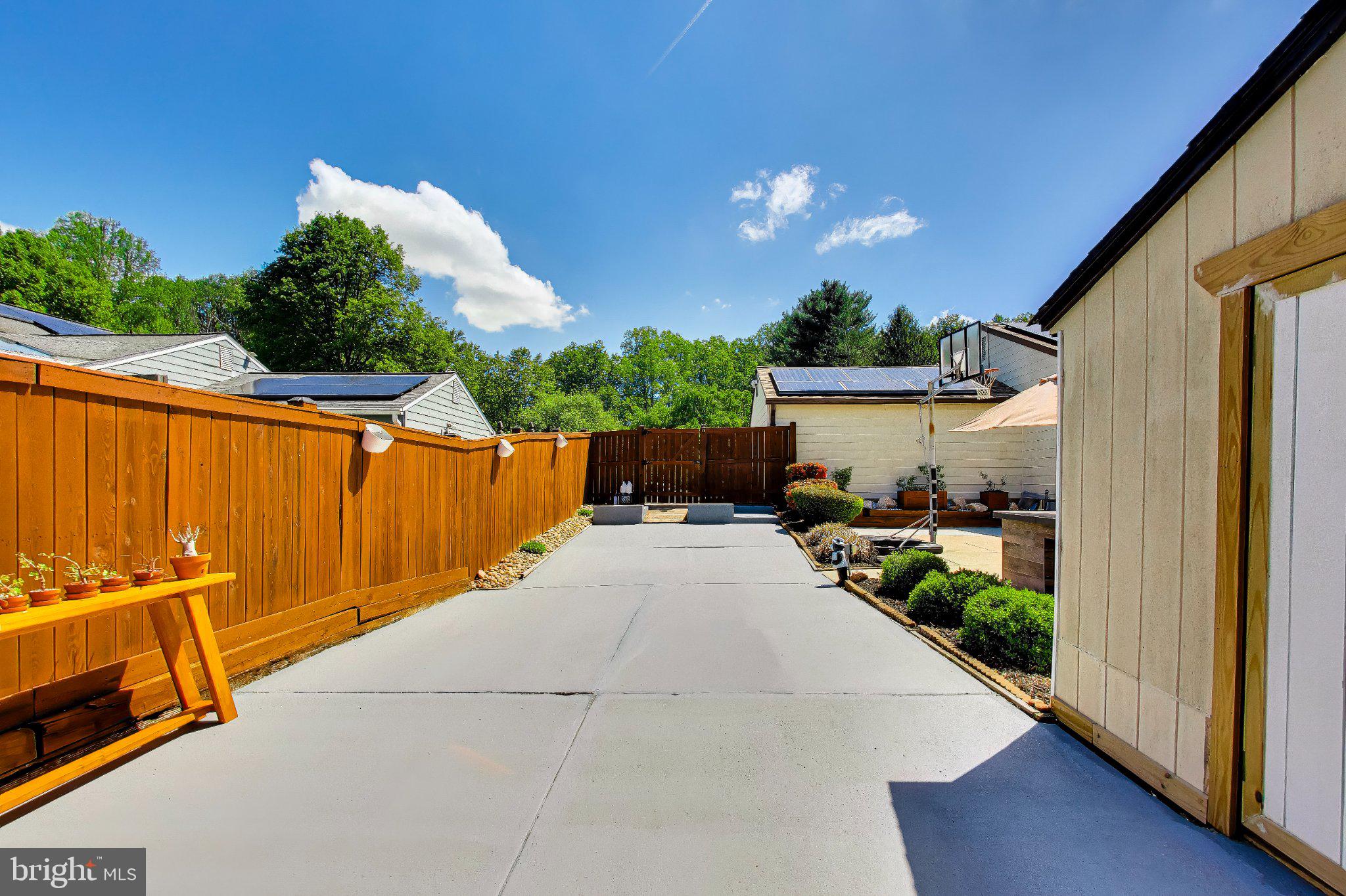 LAYHILL VILLAGE EAST - Residential