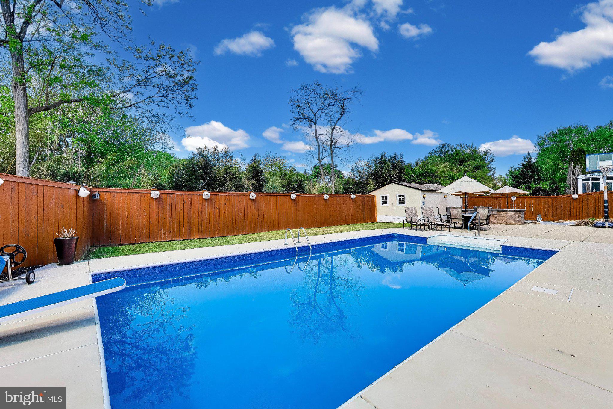 LAYHILL VILLAGE EAST - Residential